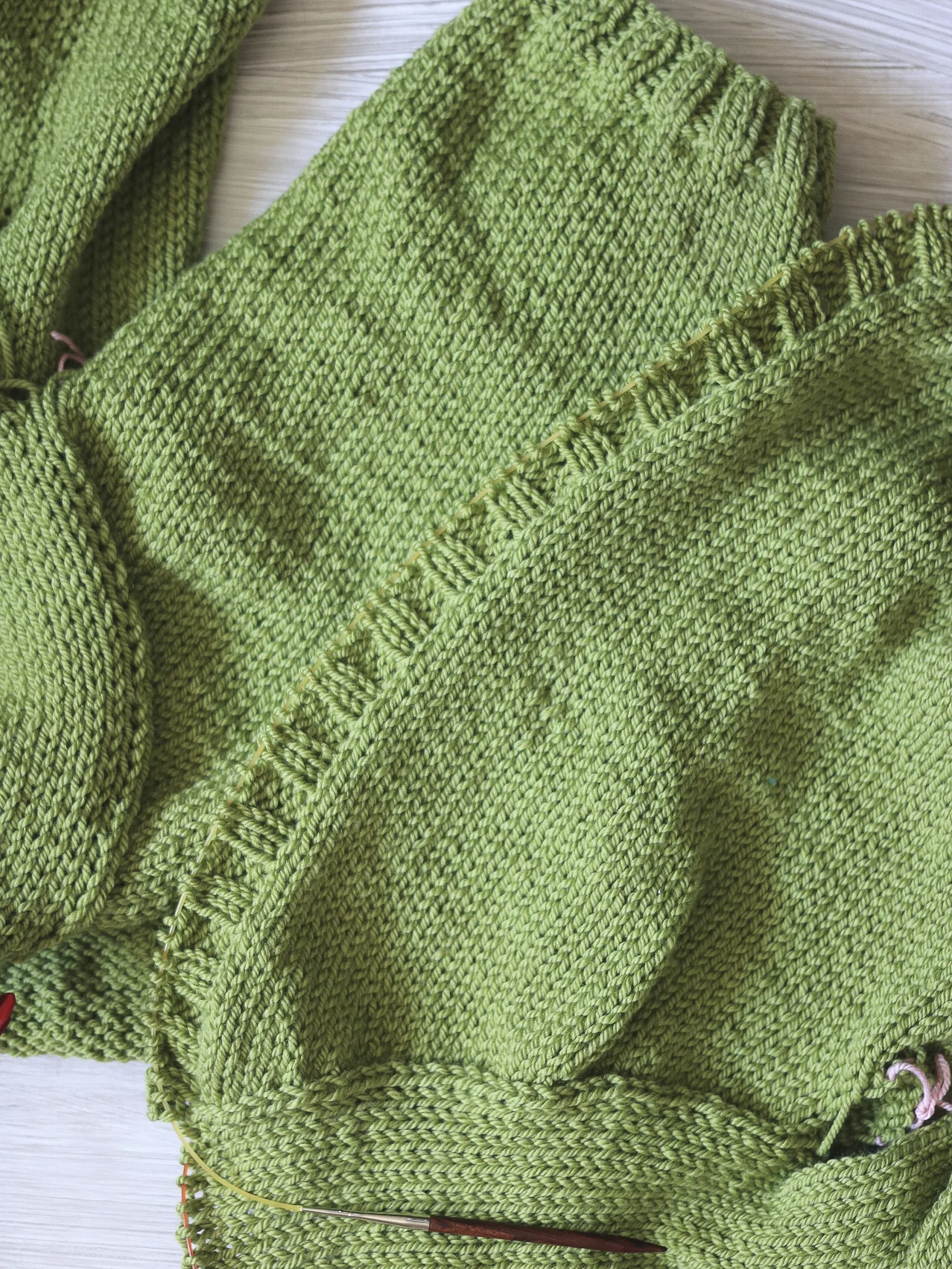 Creating a finished button band on a knit sweater