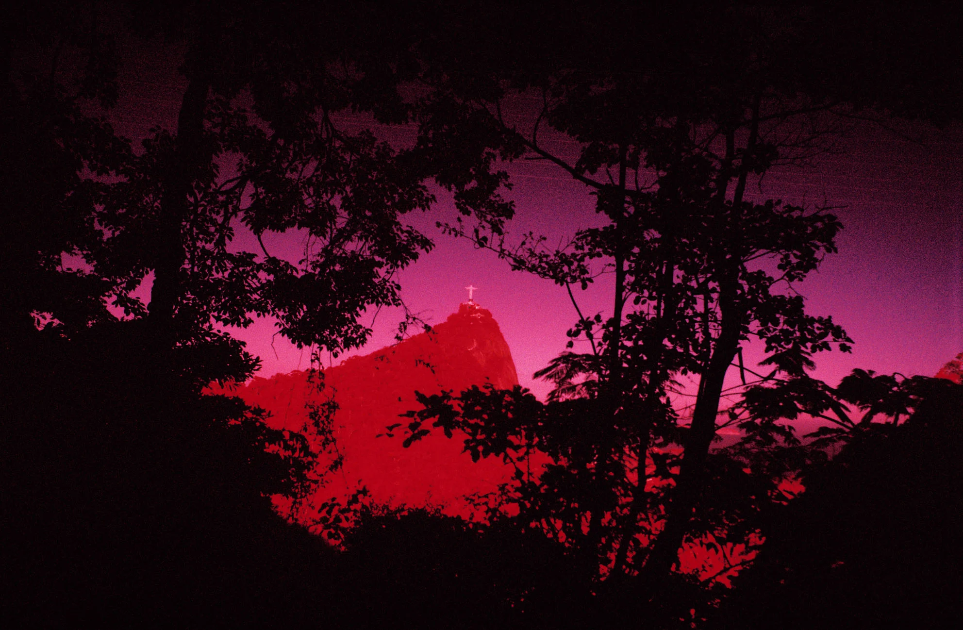 cristo vermelho.jpg