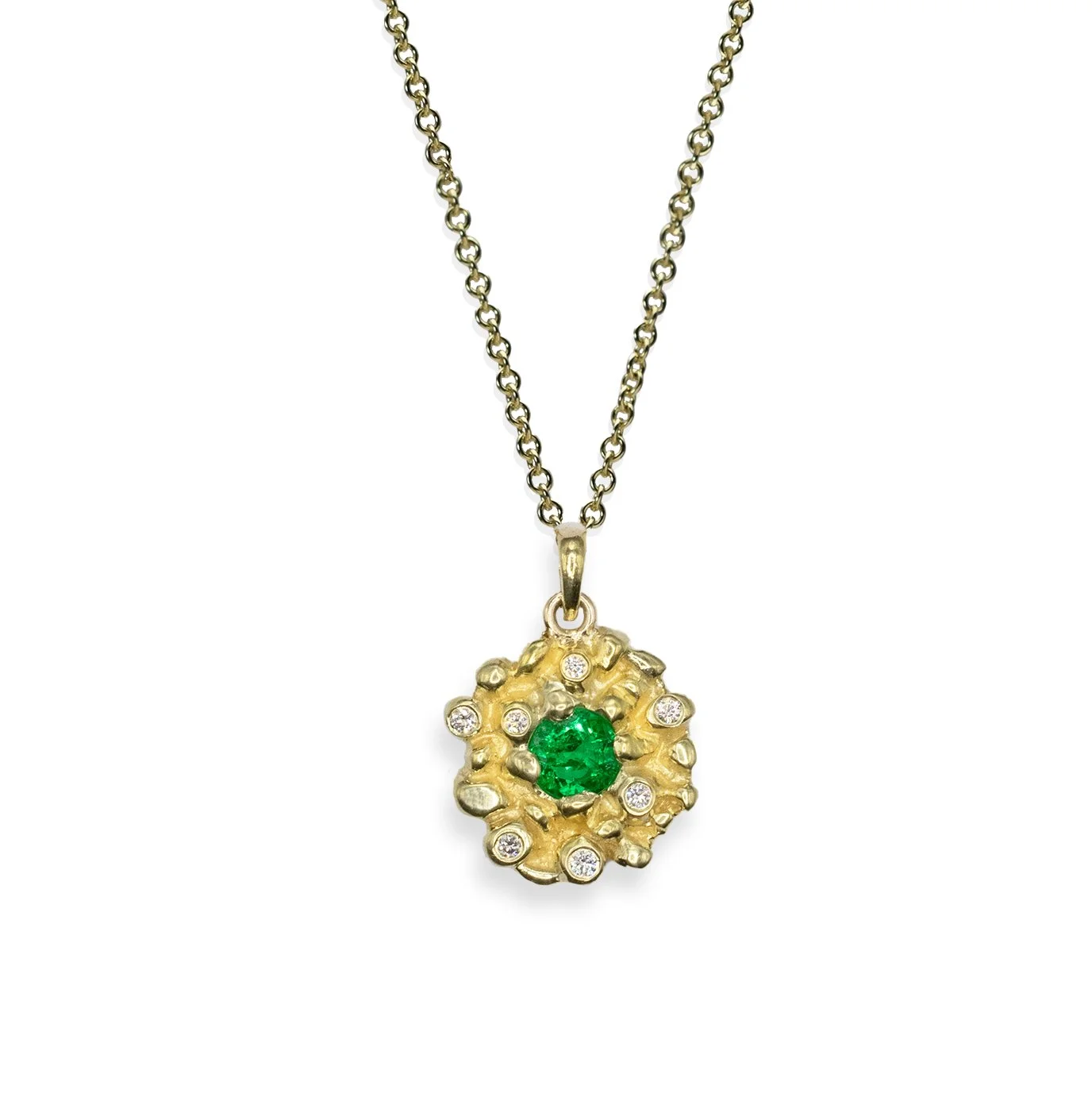 18k yellow gold cobbled pendant with emerald and diamonds