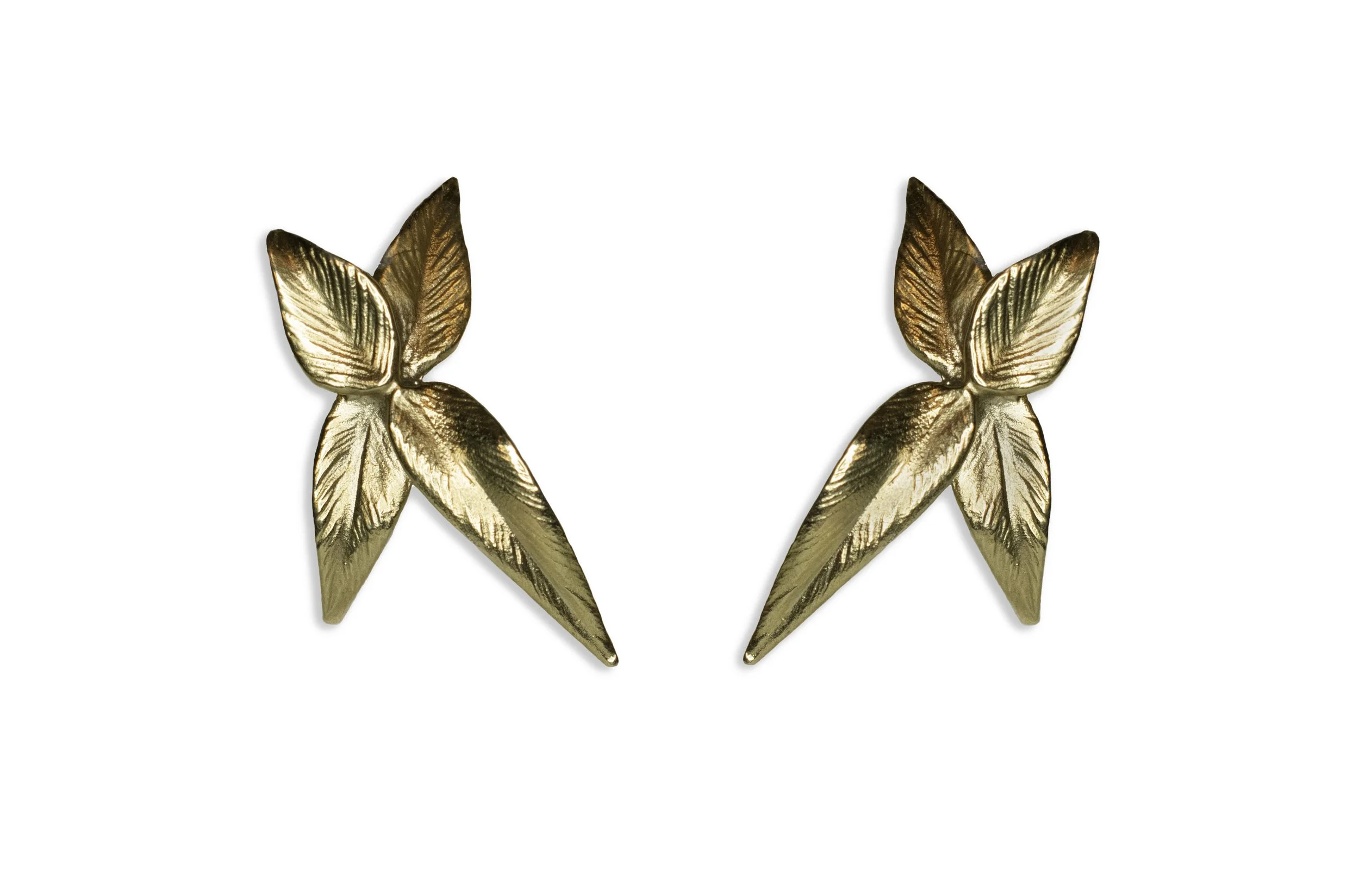18k yellow gold sweet pea leaf earrings