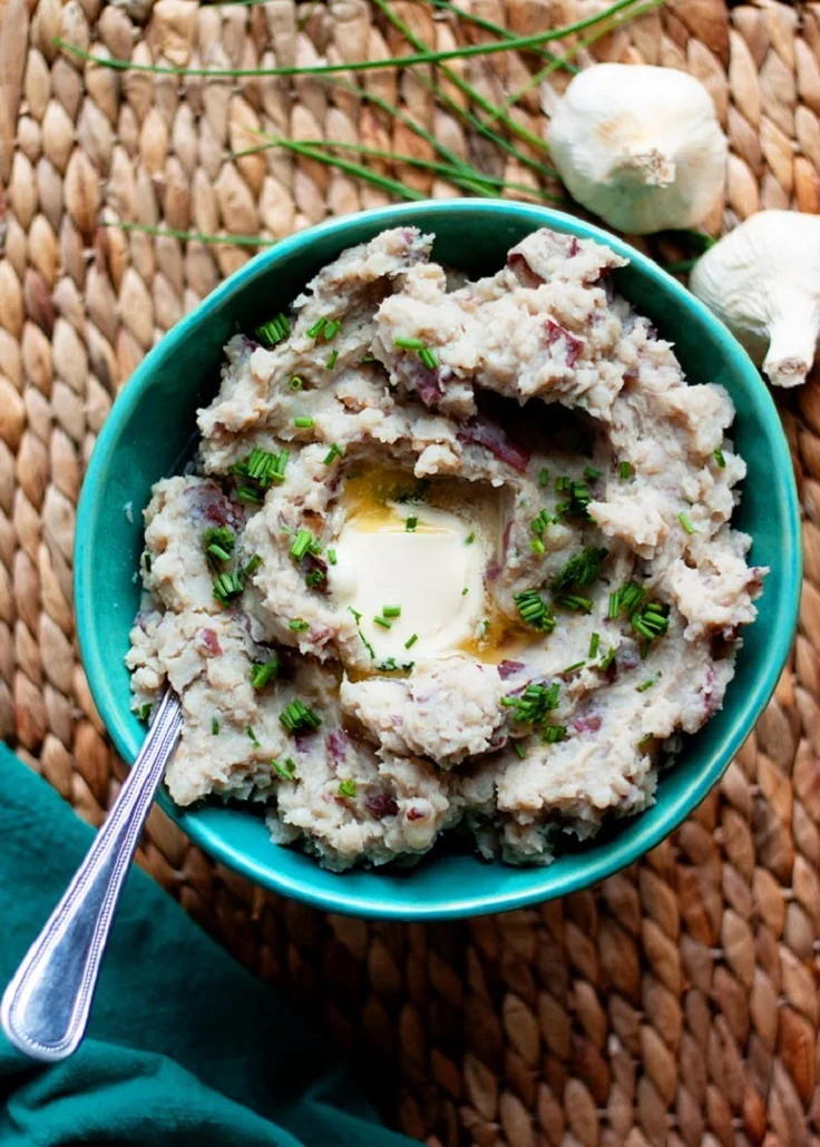 Vegan-Slow-Cooker-Mashed-Potatoes-with-Garlic-Chives