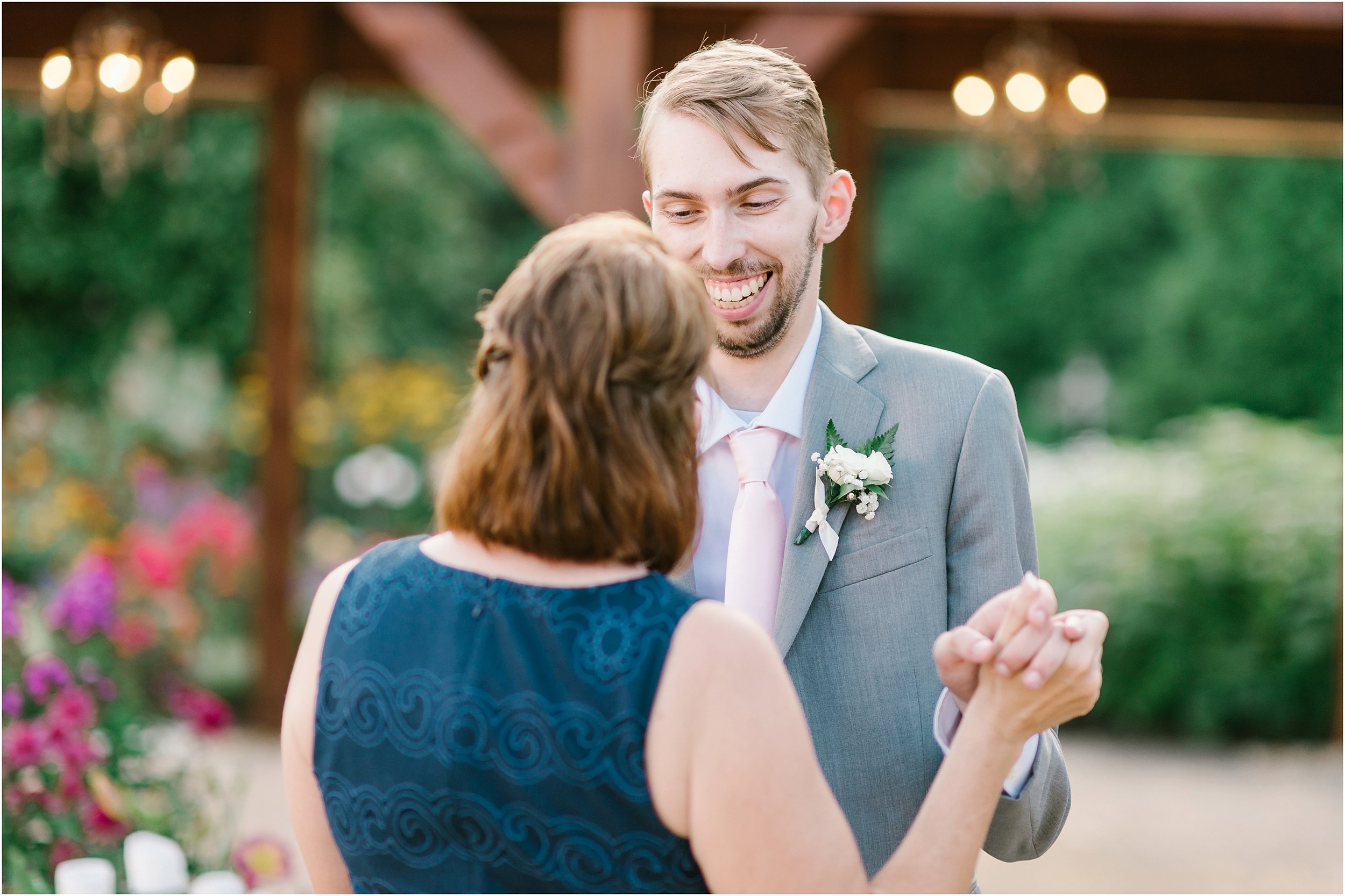 Rebecca_Shehorn_Photography_Indianapolis_Wedding_Photographer_8519.jpg