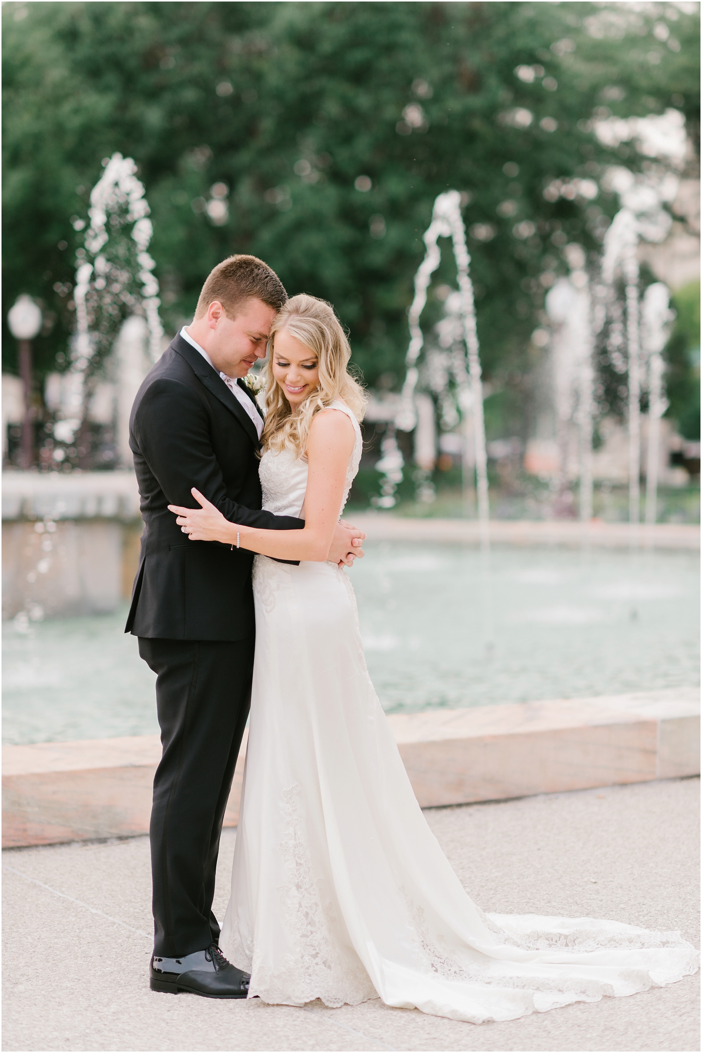 Rebecca_Shehorn_Photography_Indianapolis_Wedding_Photographer_8959.jpg