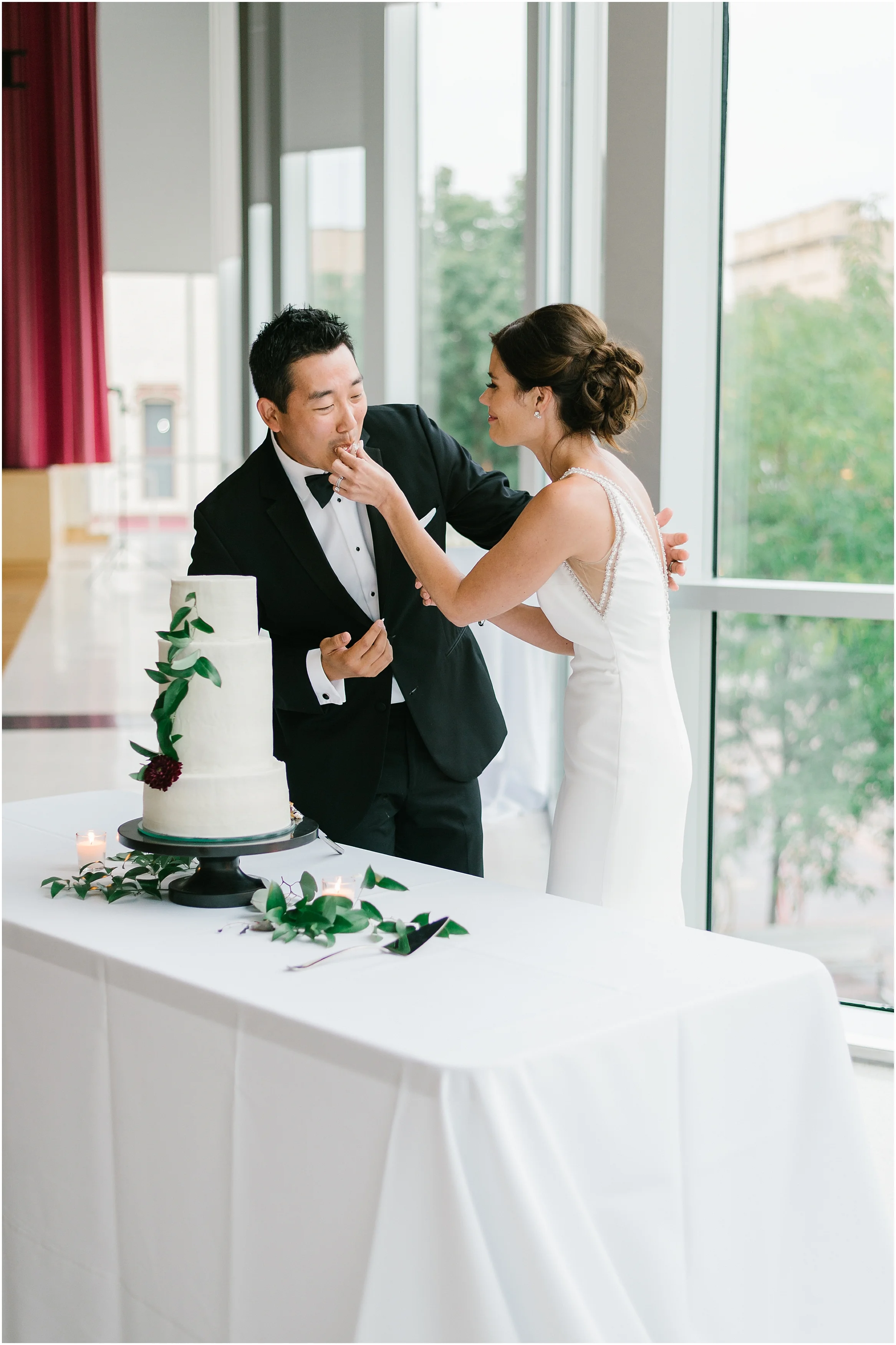 Rebecca_Shehorn_Photography_Indianapolis Wedding Photographer Sycamore at Mallow Run Wedding_9763.jpg