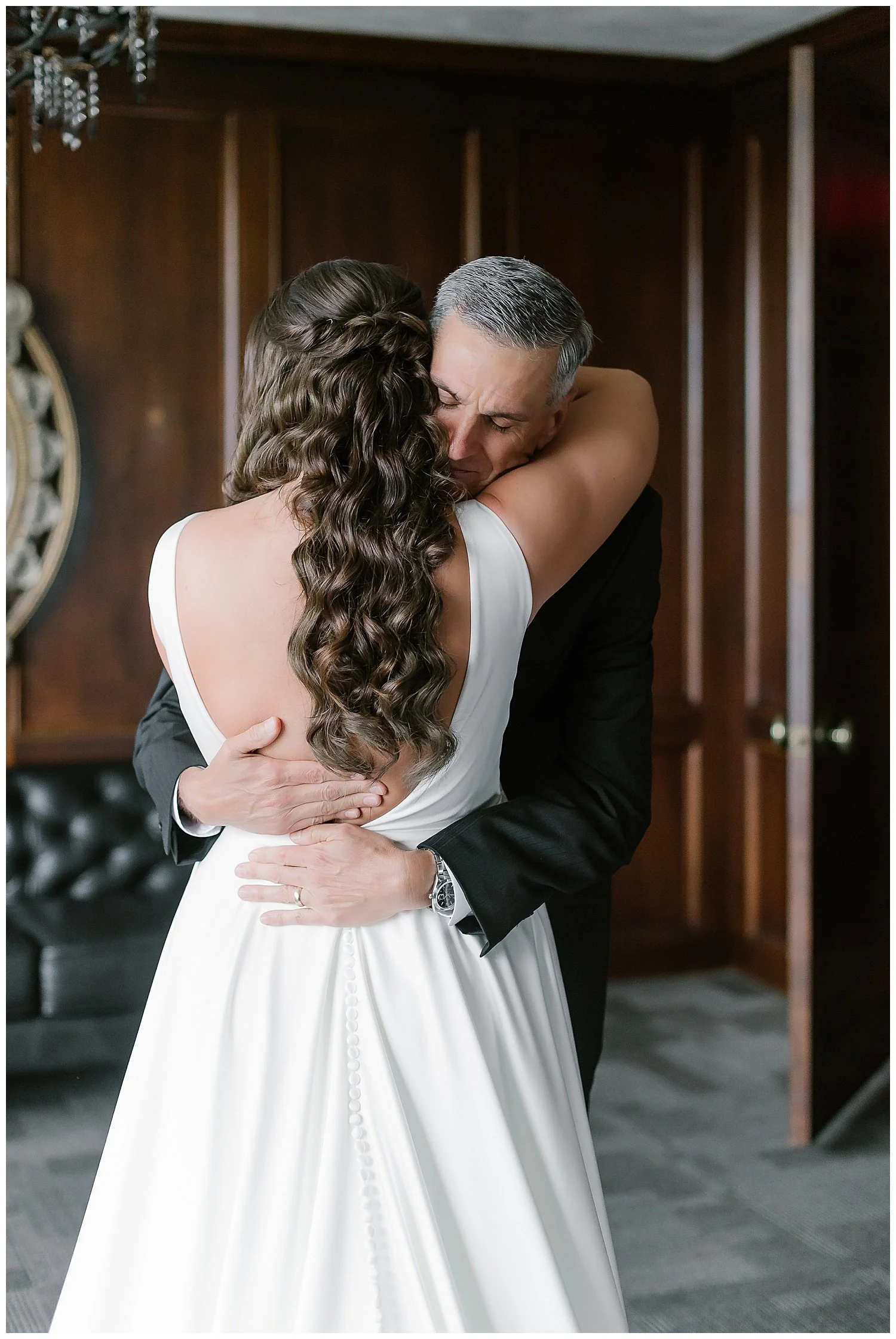 Rebecca Shehorn Photography Alison and Will's Regions Tower Downtown Indianapolis Wedding14.jpg
