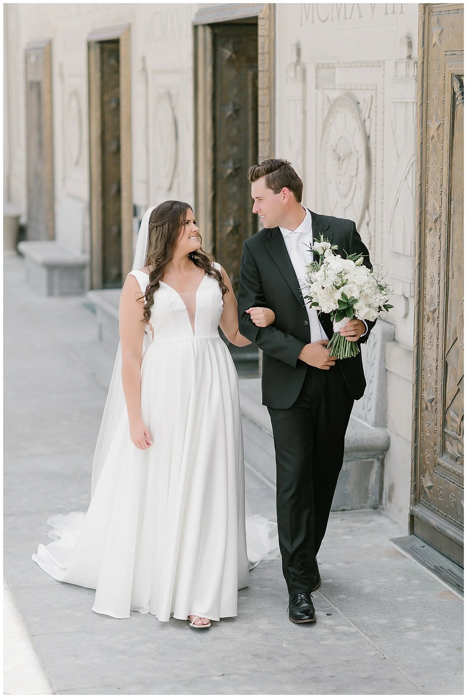 Rebecca Shehorn Photography Alison and Will's Regions Tower Downtown Indianapolis Wedding26.jpg