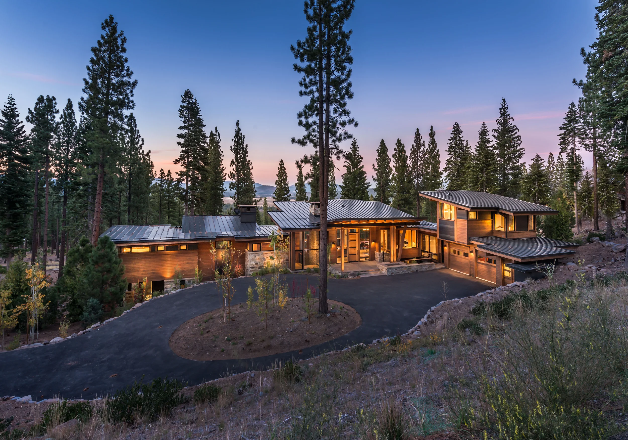 Contractor: Jim Morrison Construction Photography: Vance Fox Square Footage: 5,868 sf bedrooms: 5 bathrooms: 5.5