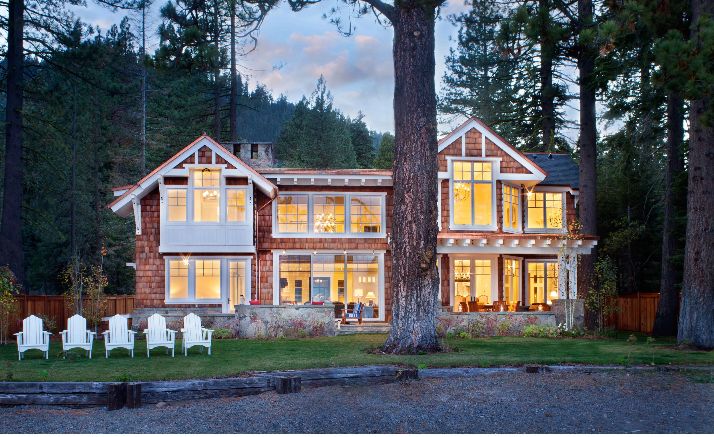 Contractor: Loverde Builders Interiors: Sarah Jones Interior Design + Walton Architecture + Engineering Photography: Gibeon Photography Square Footage: 5,795 sf bedrooms: 5 bathrooms: 5.5