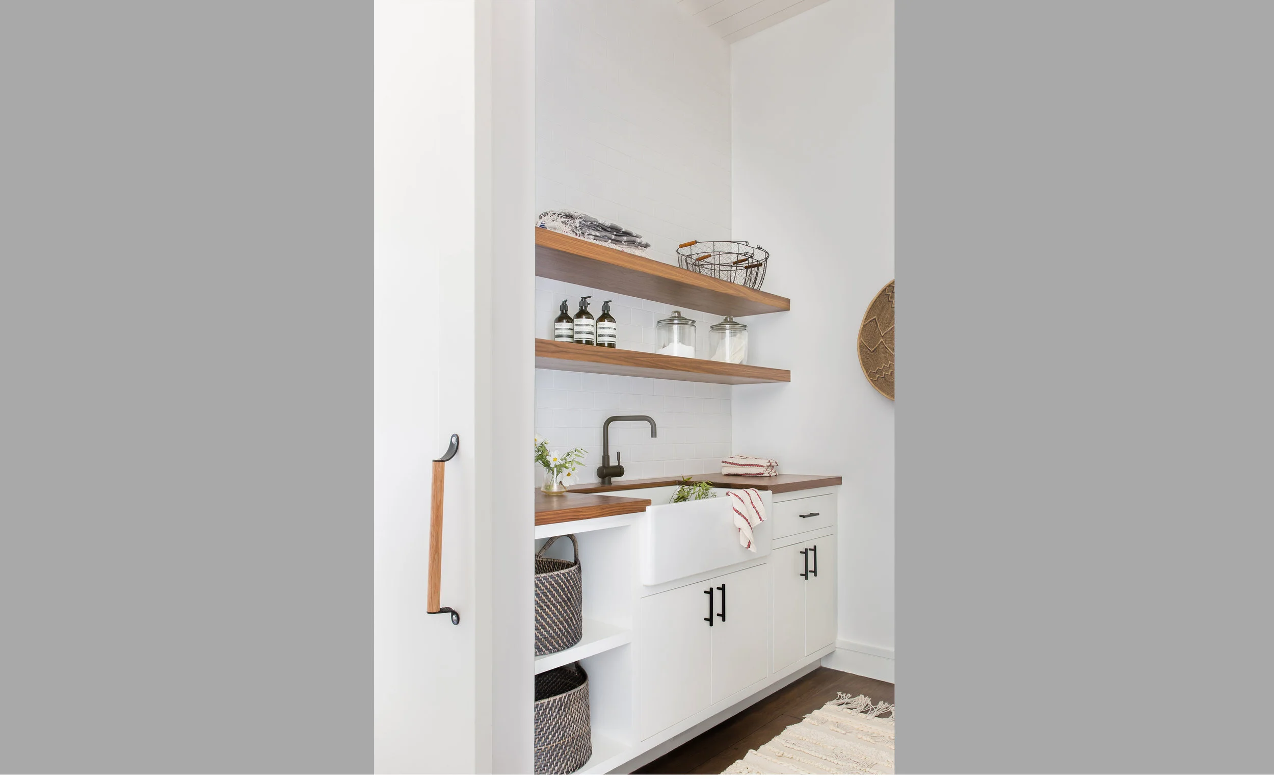 Contractor: Jim Morrison Construction Interiors: ABD Studio + Walton Architecture + Engineering Photography: Suzanna Scott Square Footage: 4,812 sf bedrooms: 4 bathrooms: 5.5