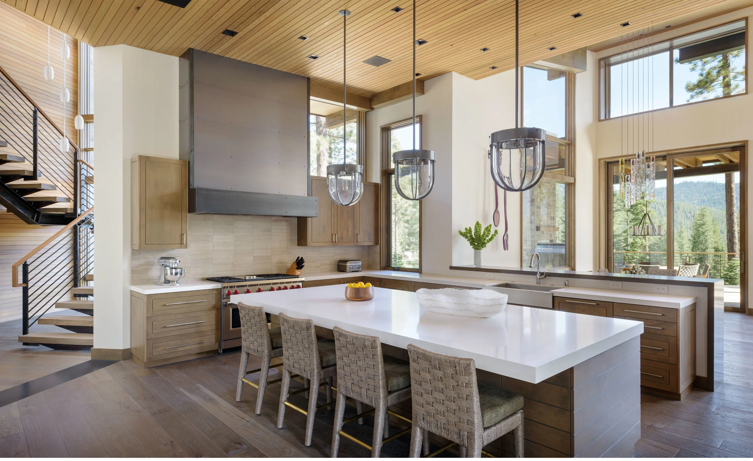 Contractor: Crestwood Construction Interiors: Dara Rosenfeld Design + Walton Architecture + Engineering Photography: Aaron Leitz Square Footage: 5,996 sf bedrooms: 6 bathrooms: 7.5