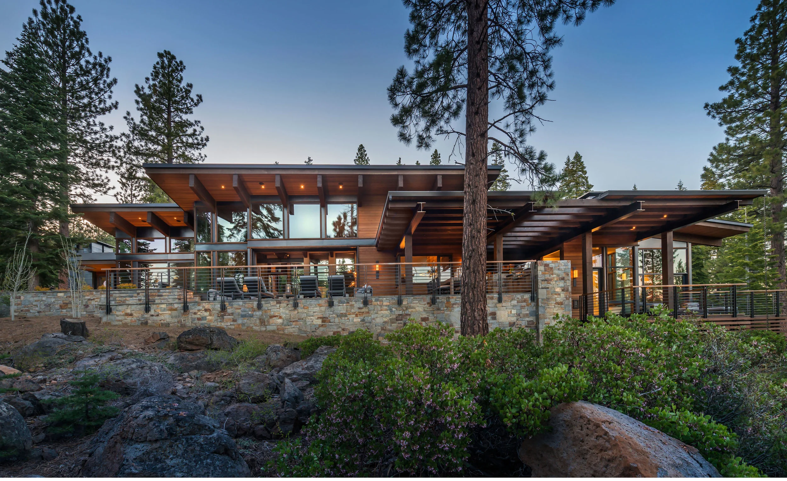 Contractor: Jim Morrison Construction Interiors: Scott Corridan Design + Walton Architecture + Engineering Photography: Vance Fox Square Footage: 5,531 sf bedrooms: 5 bathrooms: 5.5