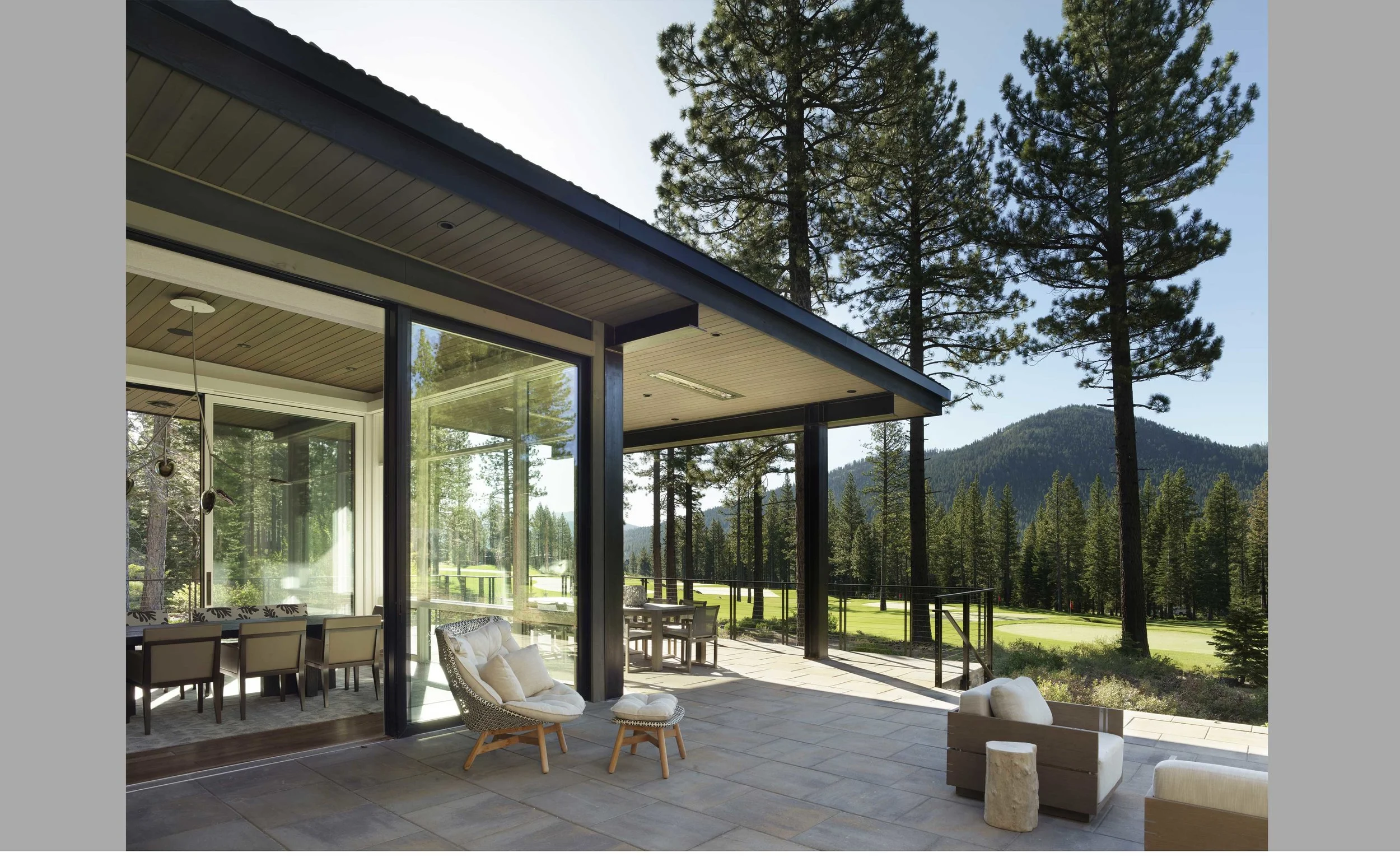 Contractor: Jim Morrison Construction Interiors: Sarah Jones Interior Design + Walton Architecture + Engineering Photography: Paul Dyer Square Footage: 4,245 sf bedrooms: 5 bathrooms: 4.5