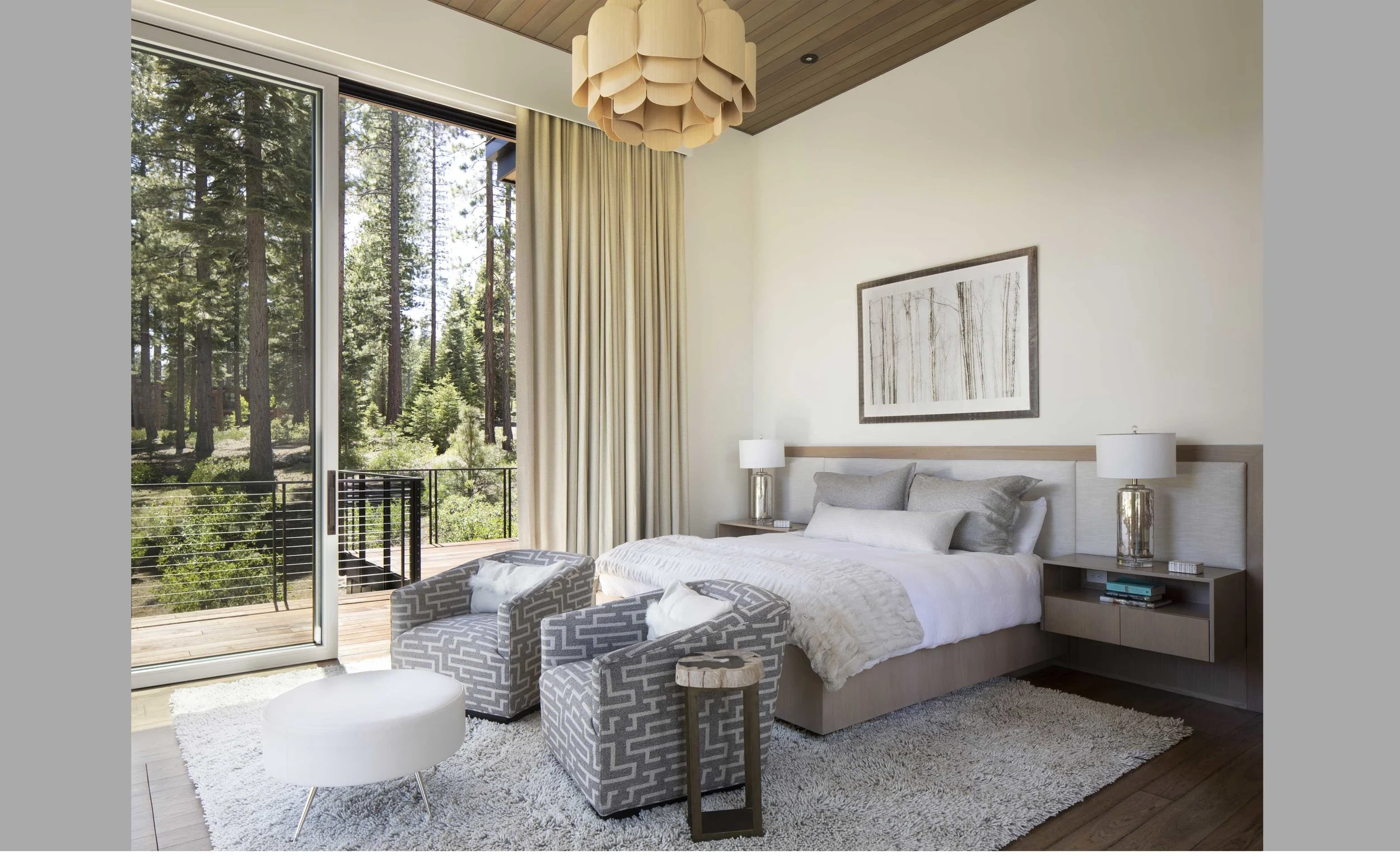 Contractor: Jim Morrison Construction Interiors: Sarah Jones Interior Design + Walton Architecture + Engineering Photography: Paul Dyer Square Footage: 4,245 sf bedrooms: 5 bathrooms: 4.5