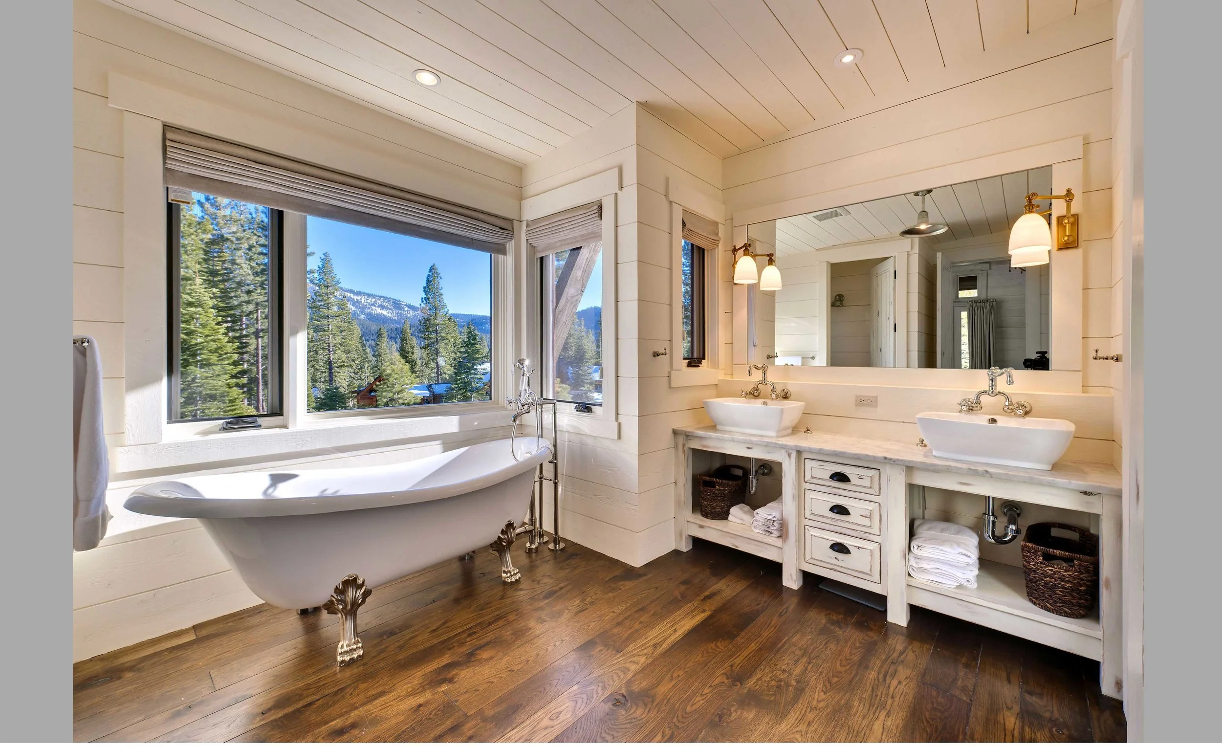 Contractor: Jim Morrison Construction Interiors: Walton Architecture + Engineering Photography: Vance Fox Photography Square Footage: 3,583 sf bedrooms: 4 bathrooms: 4.5