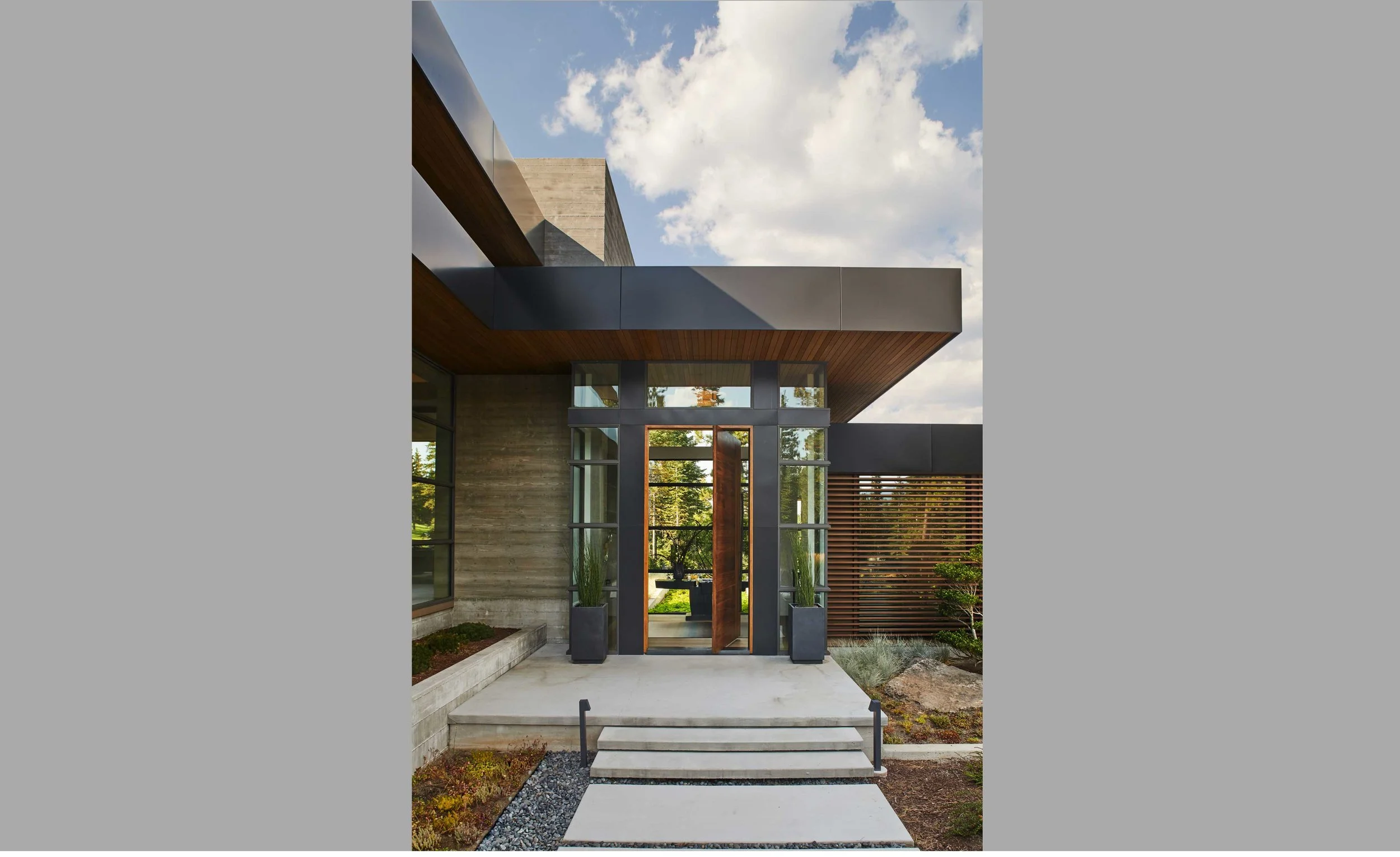 Contractor: Crestwood Construction Interiors: Denise Kuriger Design, Walton Architecture + Engineering Photography: Sam Frost Photography Square Footage: 8,473 sf bedrooms: 6 bathrooms: 6.5