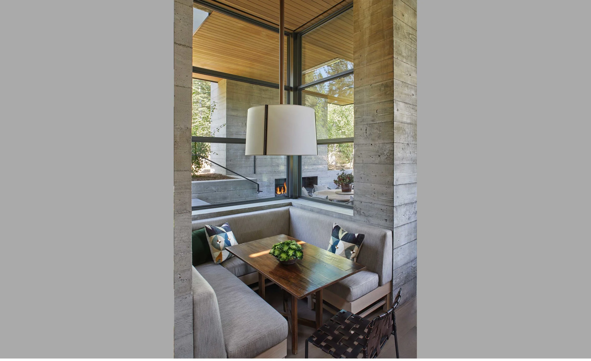 Contractor: Crestwood Construction Interiors: Denise Kuriger Design, Walton Architecture + Engineering Photography: Sam Frost Photography Square Footage: 8,473 sf bedrooms: 6 bathrooms: 6.5