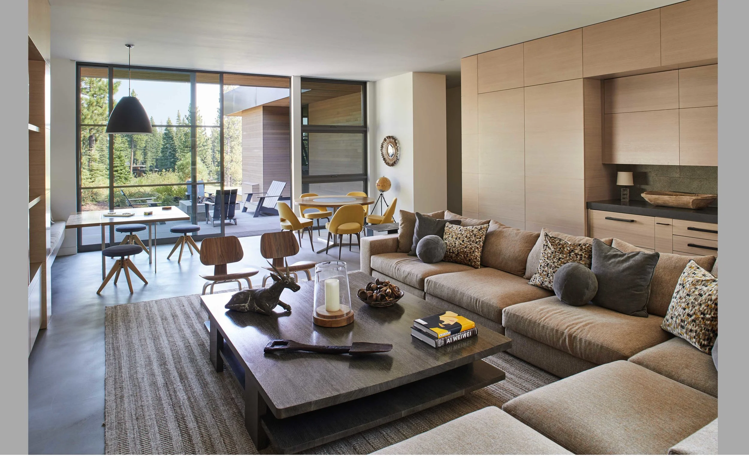 Contractor: Crestwood Construction Interiors: Denise Kuriger Design, Walton Architecture + Engineering Photography: Sam Frost Photography Square Footage: 8,473 sf bedrooms: 6 bathrooms: 6.5