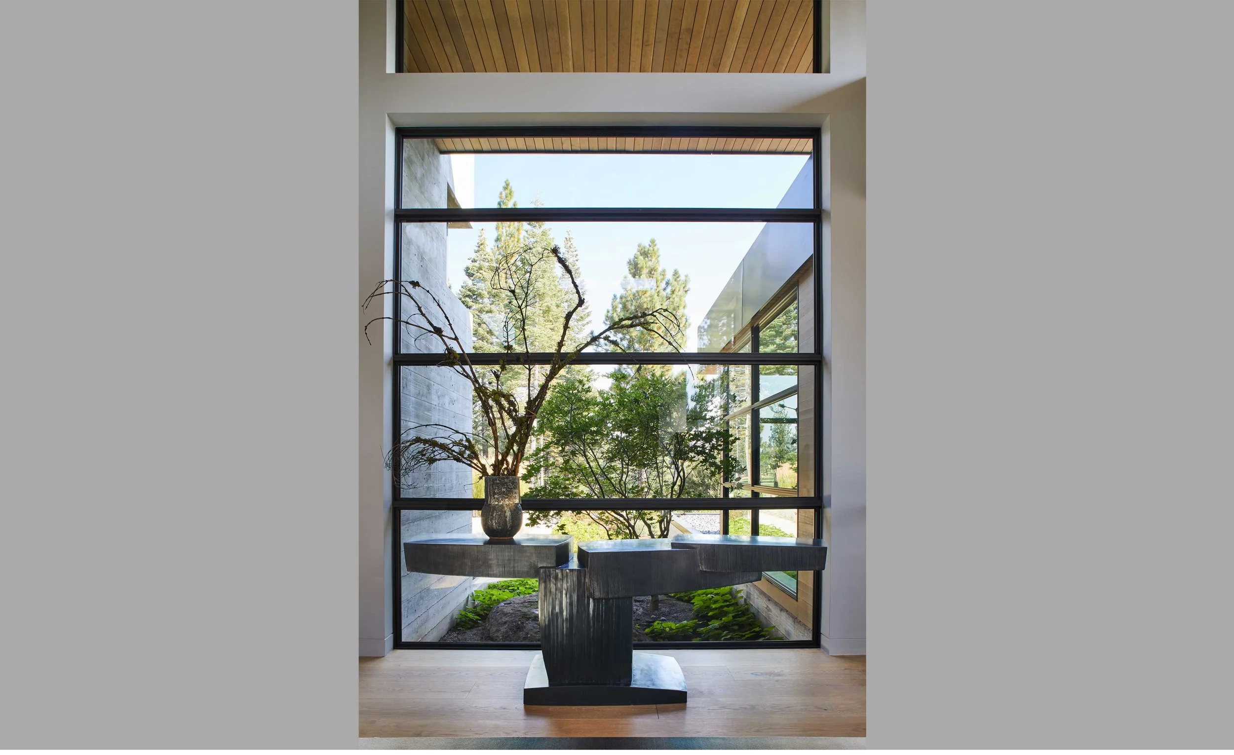 Contractor: Crestwood Construction Interiors: Denise Kuriger Design, Walton Architecture + Engineering Photography: Sam Frost Photography Square Footage: 8,473 sf bedrooms: 6 bathrooms: 6.5