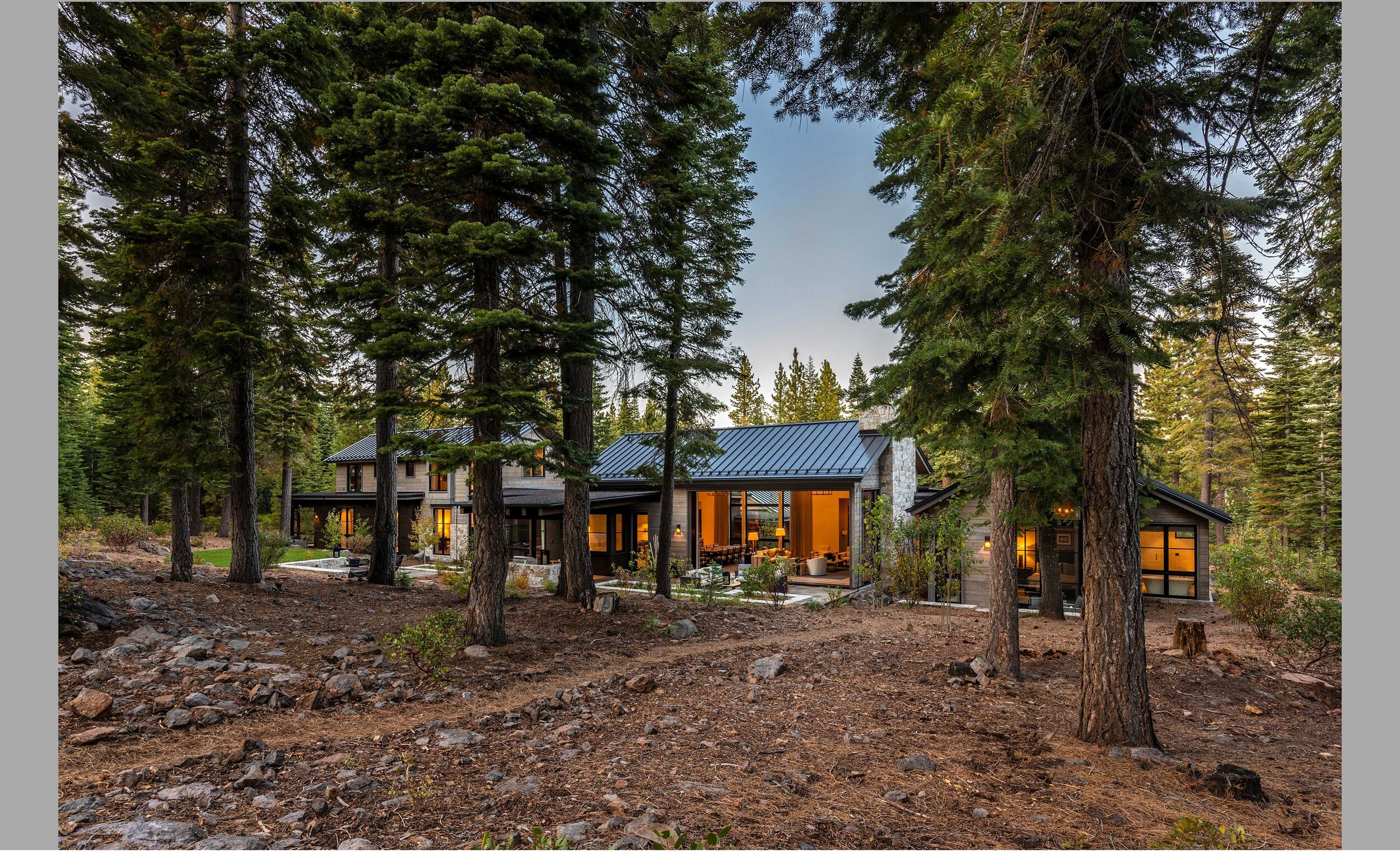  Contractor: Lamperti Interiors: Chartwell Design Group + Walton Architecture + Engineering Photography: Martis Camp Realty, Inc. Square Footage: 6,397sf Bedrooms: 5 Bathrooms: 5.5 