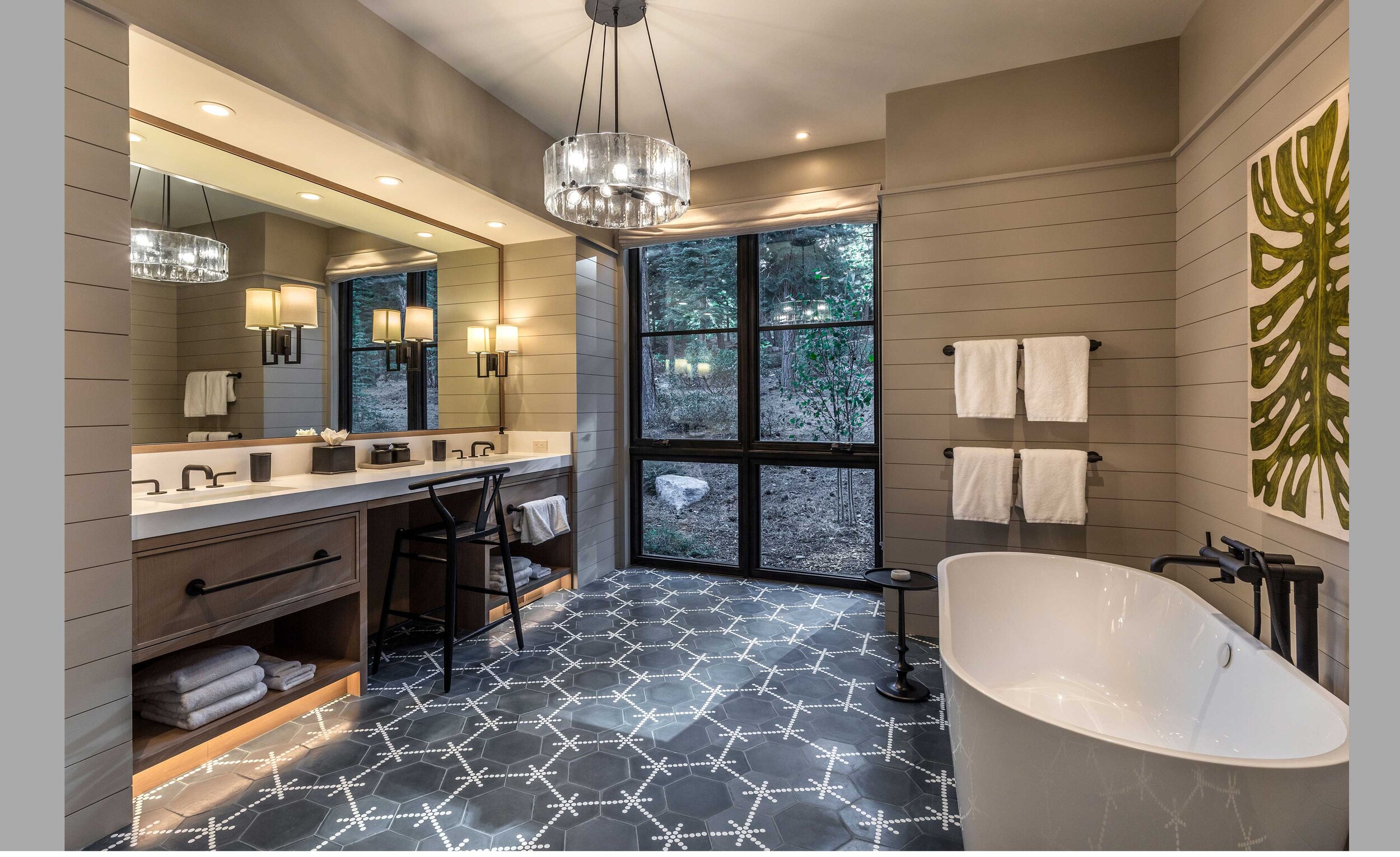  Contractor: Lamperti Interiors: Chartwell Design Group + Walton Architecture + Engineering Photography: Martis Camp Realty, Inc. Square Footage: 6,397sf Bedrooms: 5 Bathrooms: 5.5 