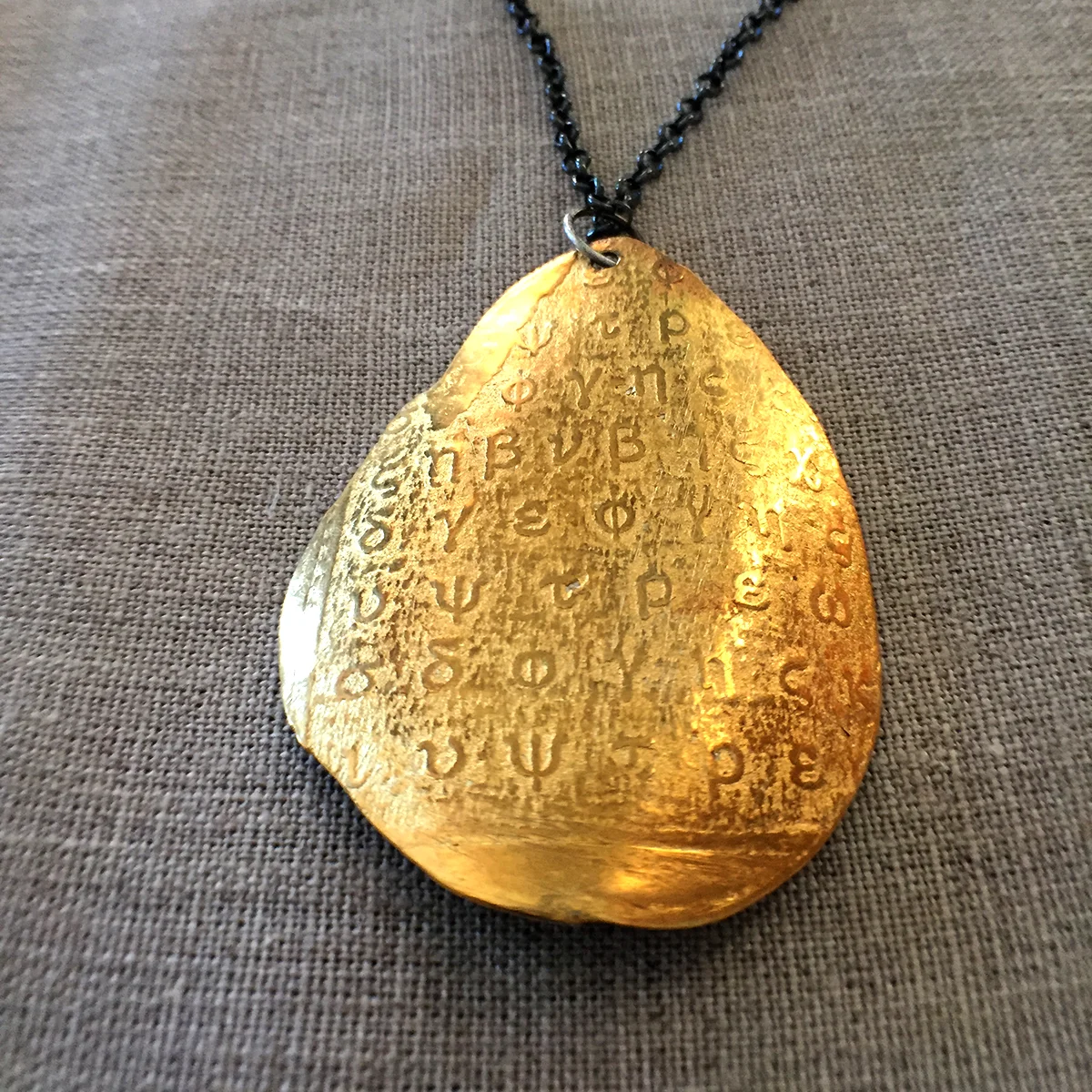 ancient-artifacts-gold-pendant1.JPG