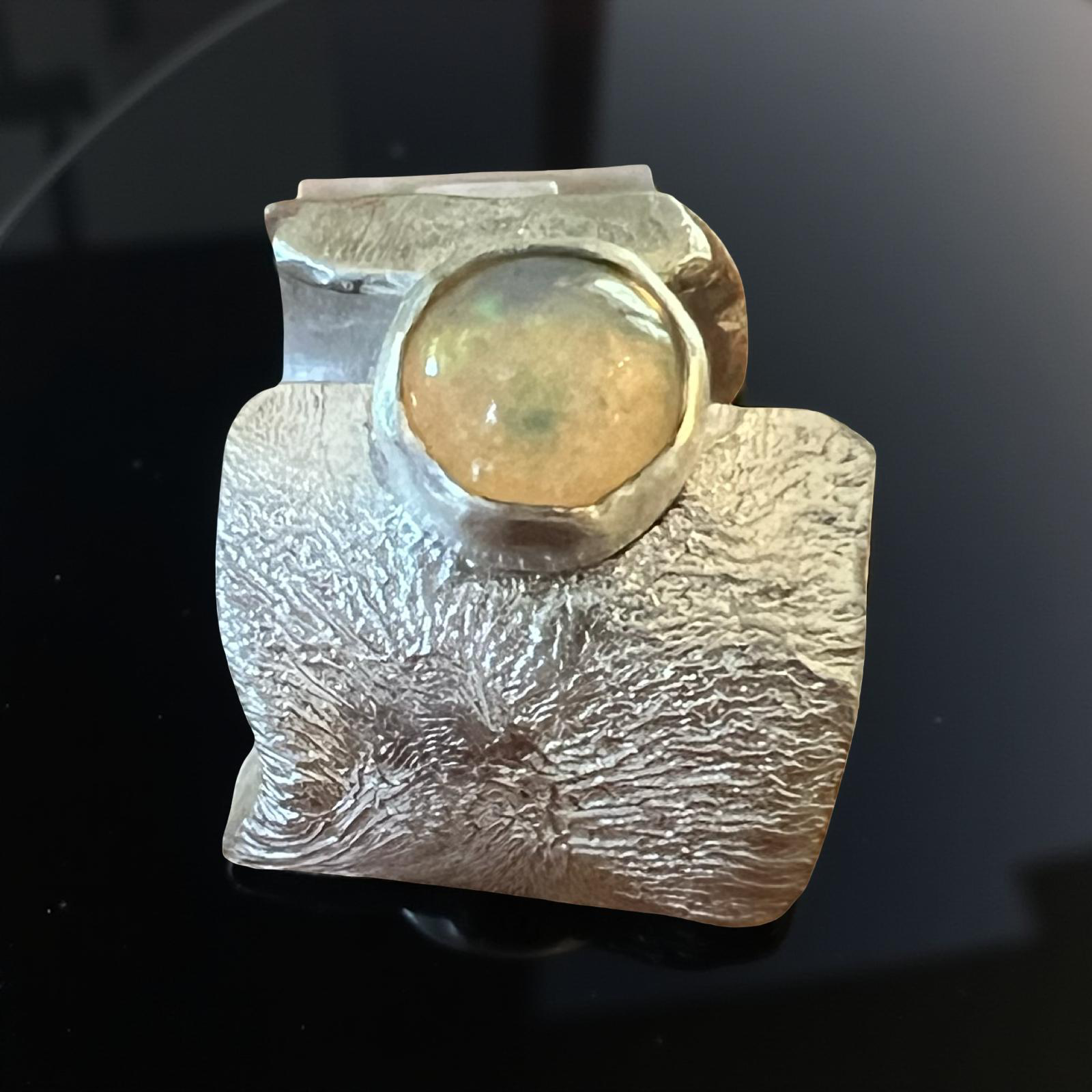 02-Farr-reticulated-silver-opal.jpg