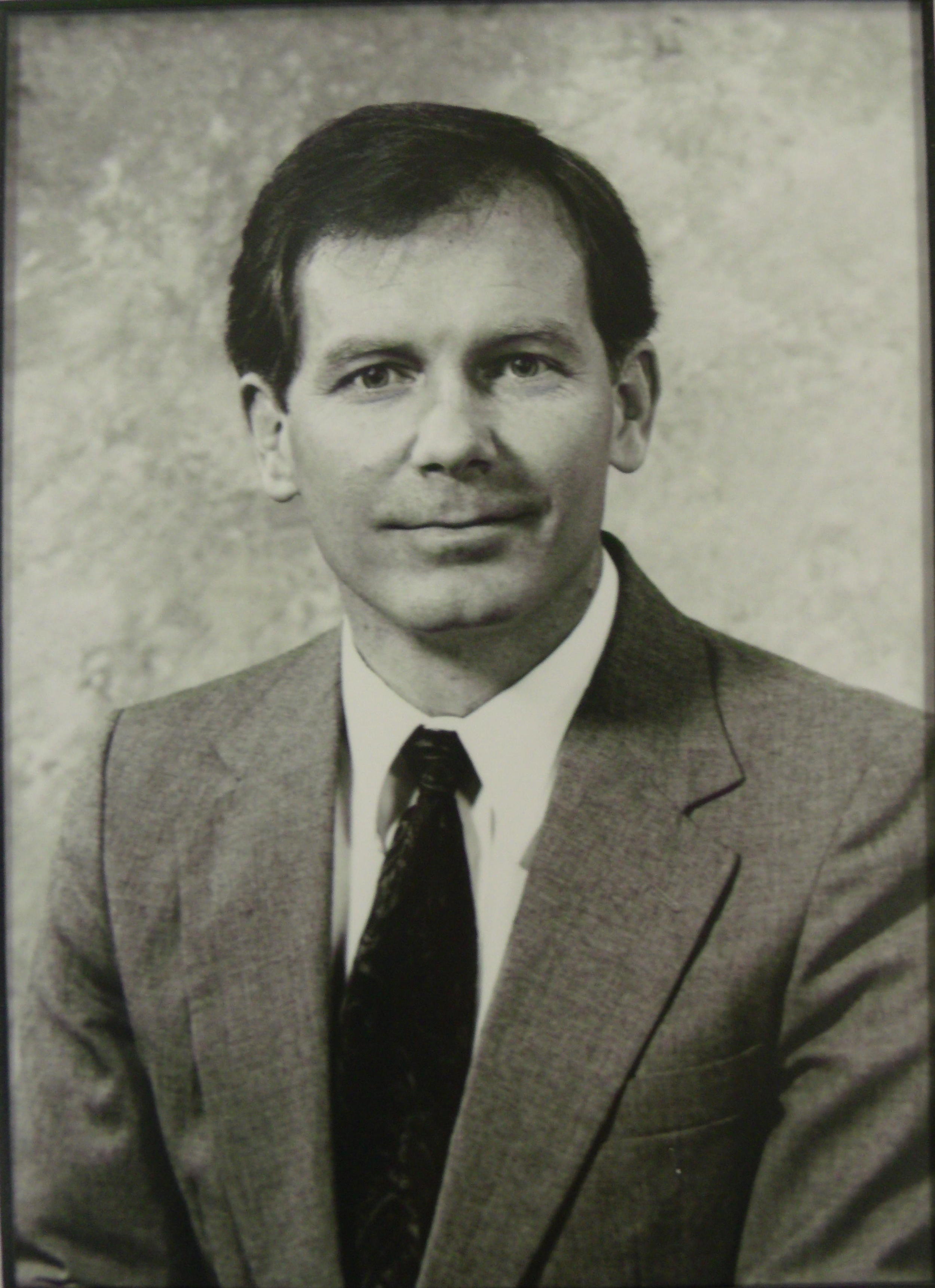 Dr. R. Curtis Fussell 1993 - 1998.jpg