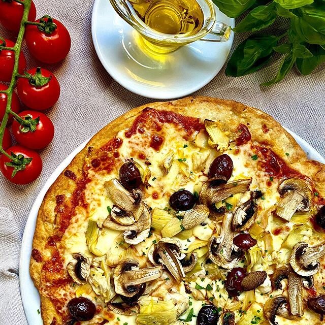 Pizza Capricciosa 🍕 🌱 #maltafood #mdina #genuine #pizza #food #foodporn #pizzatime #foodie #pizzalover #instafood #pasta #italianfood #pizzeria #pizzalovers #yummy #foodblogger #delicious #foodphotography #pizzaria #foodlover #love #foodstagram #re