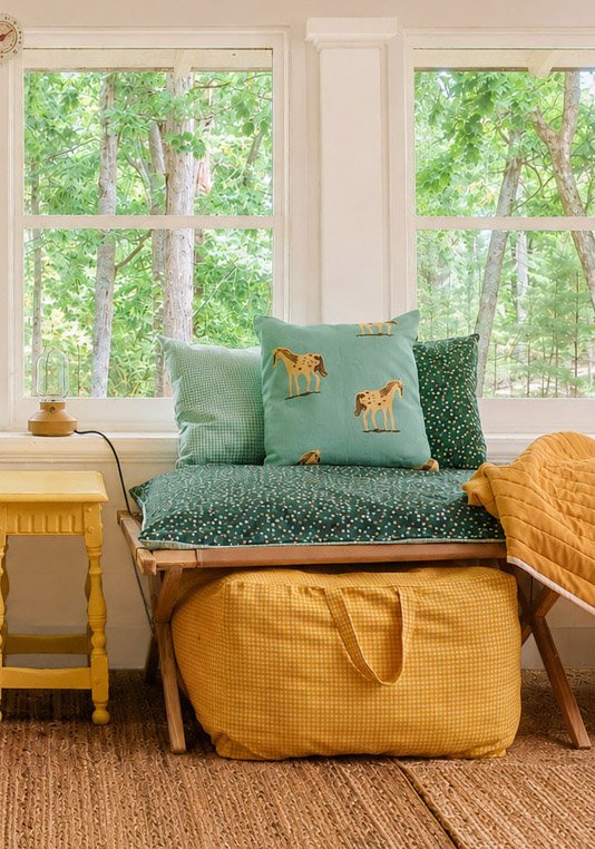 FLOOR-POUF-COT-SETUP_HALF.jpg
