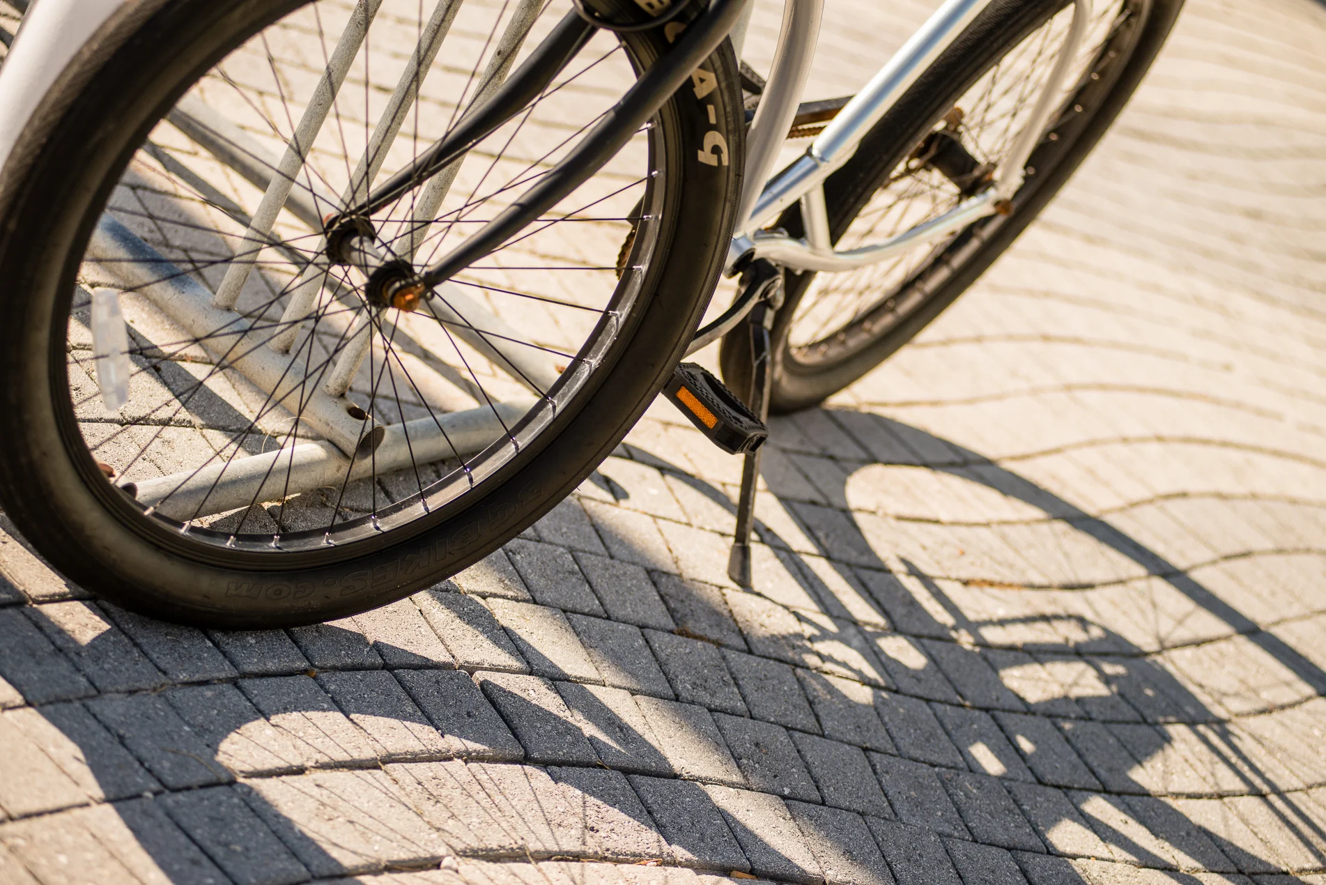 Bicycle_Shadow_4705
