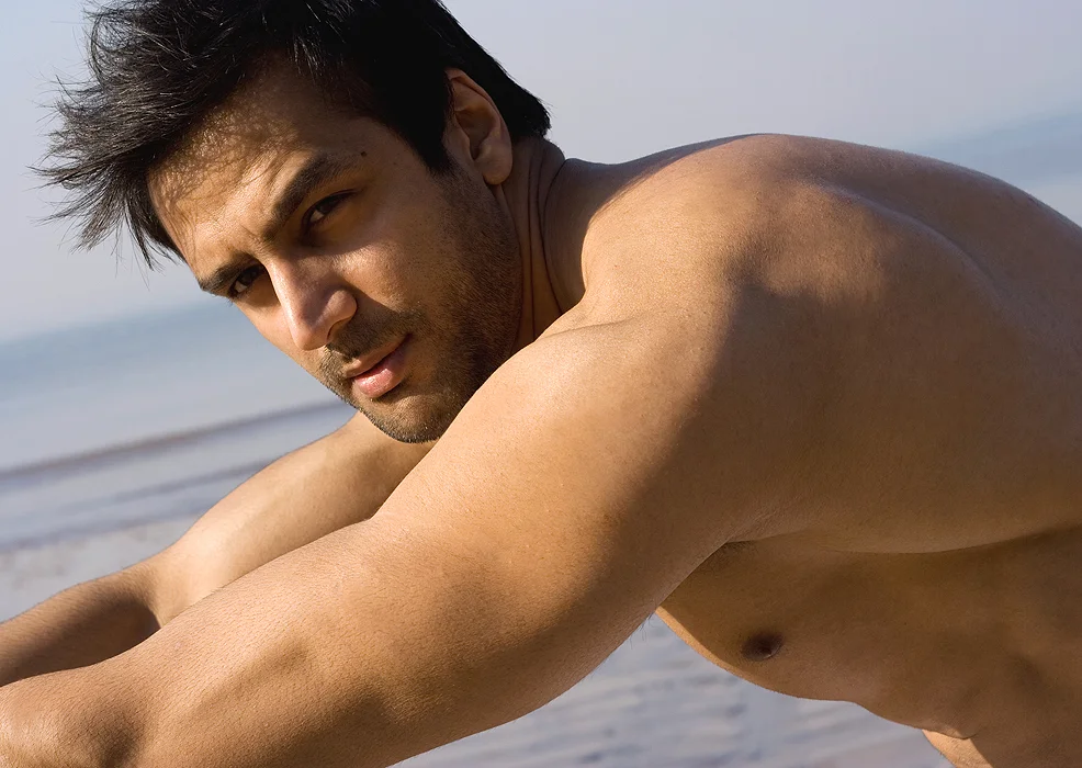 farhad-shahnawaz_beach_IMG_03_8463_colour_mid.jpg