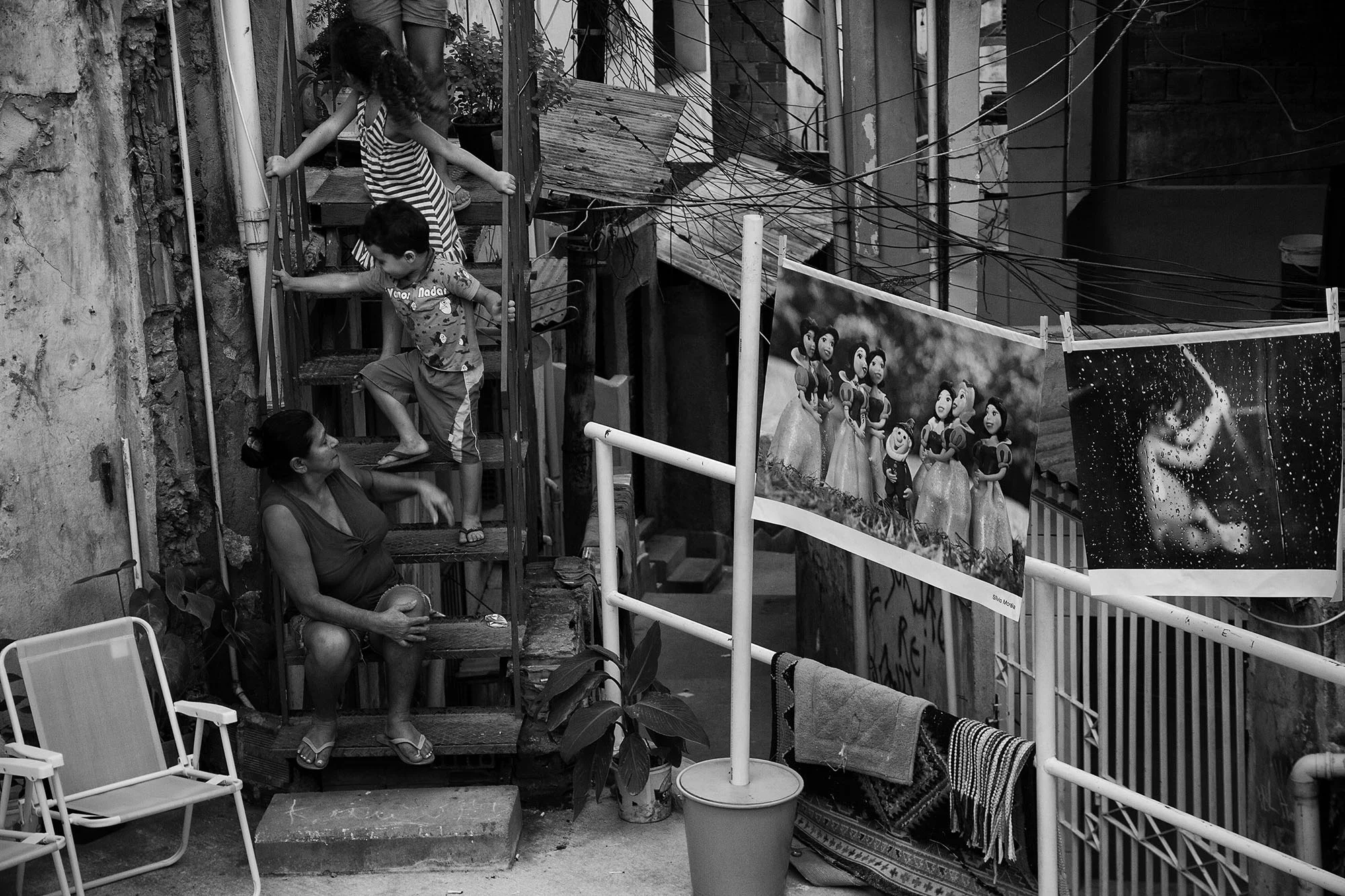Intervenção Fotográfica, Complexo do Alemão, 2011 • Crédito: Luiz Baltar