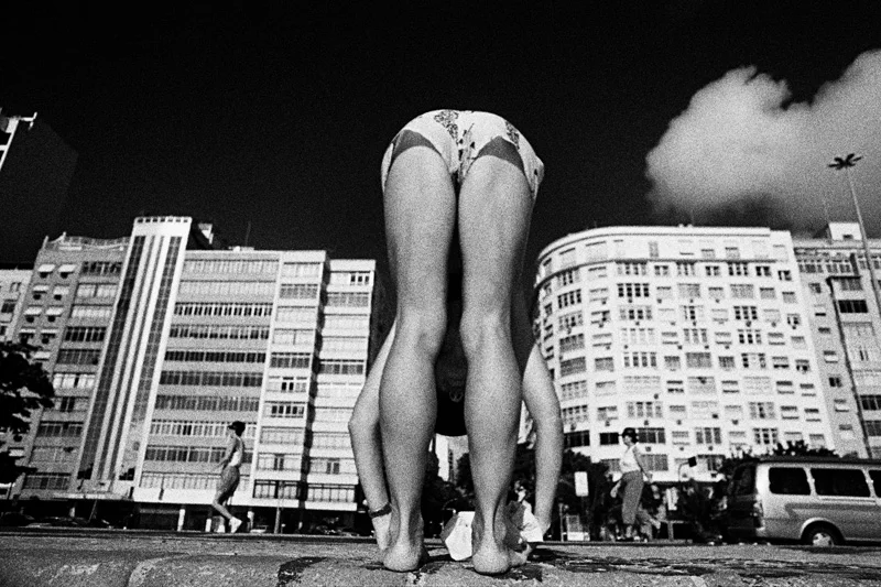 mulher-calcadao-copacabana-kittyparanagua.jpg