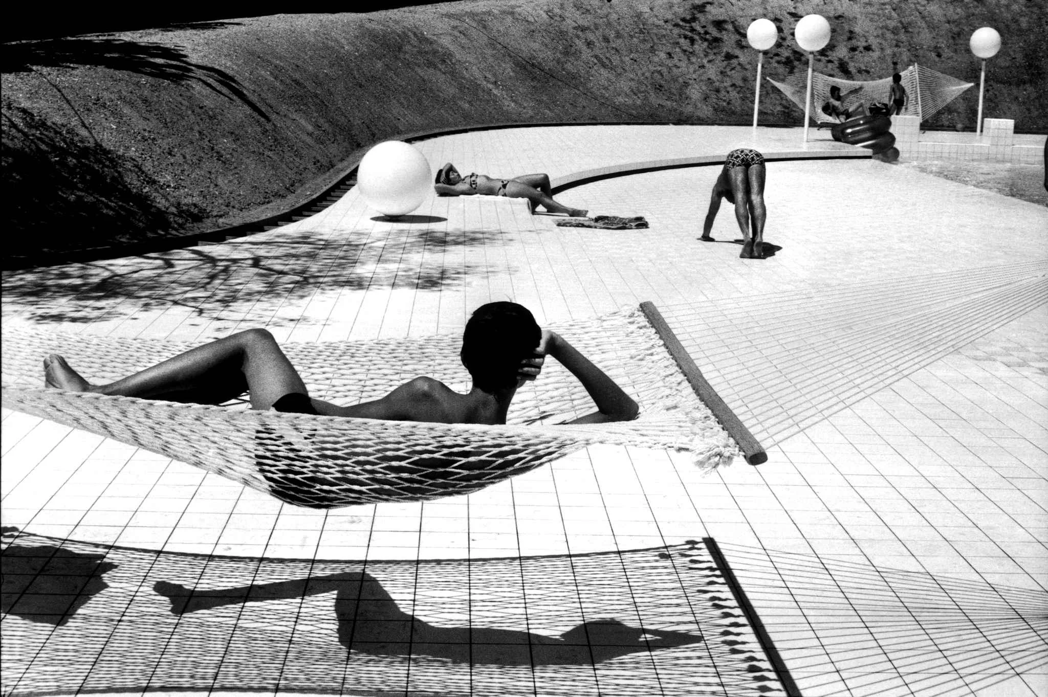 foto: Martine franck – Piscine, 1976