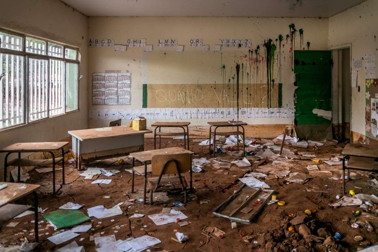   Escola, Mariana, Paracatu de Baixo  - Isis Medeiros 