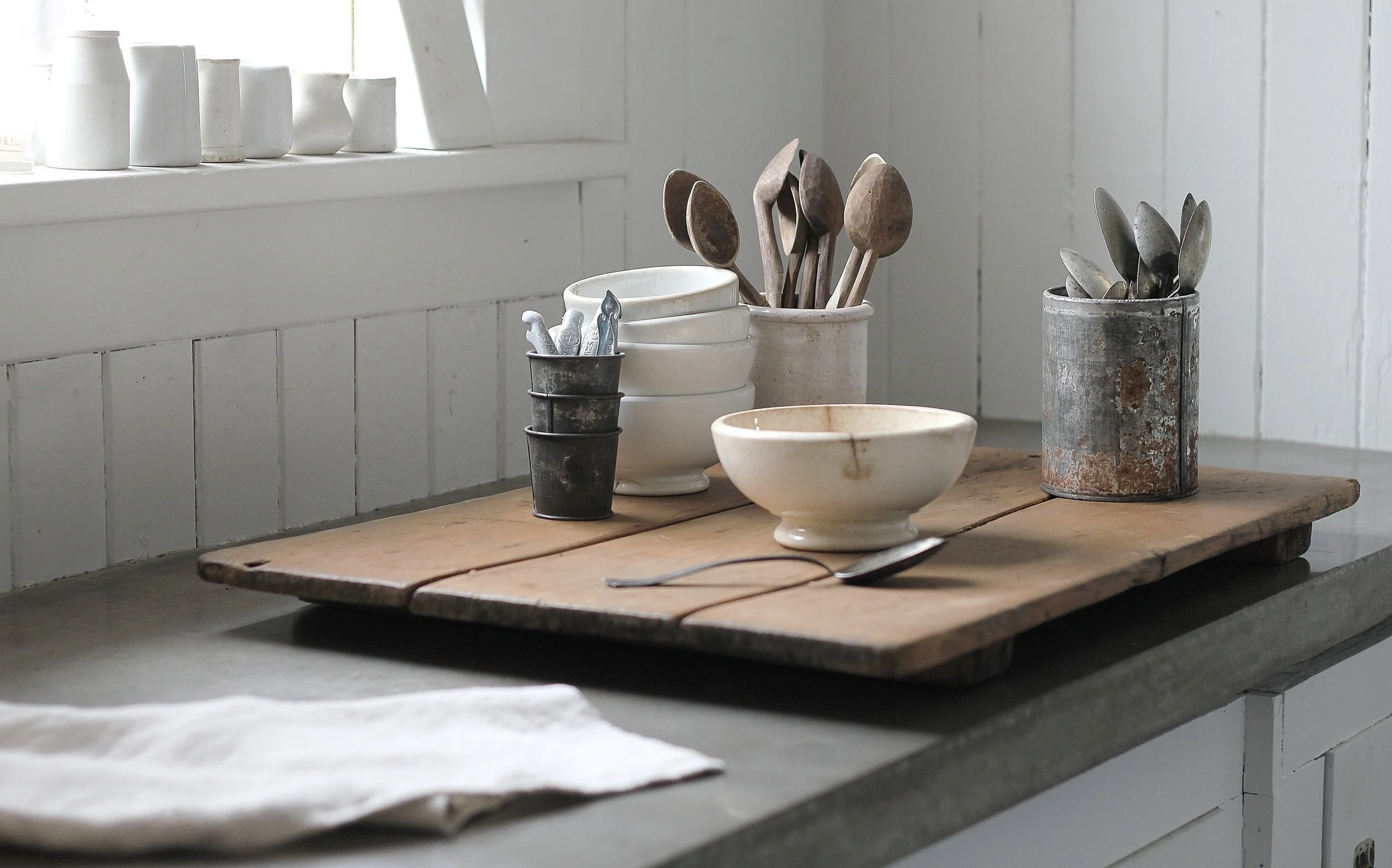 Large_Pine_Antique_Breadboard2_SS.jpg