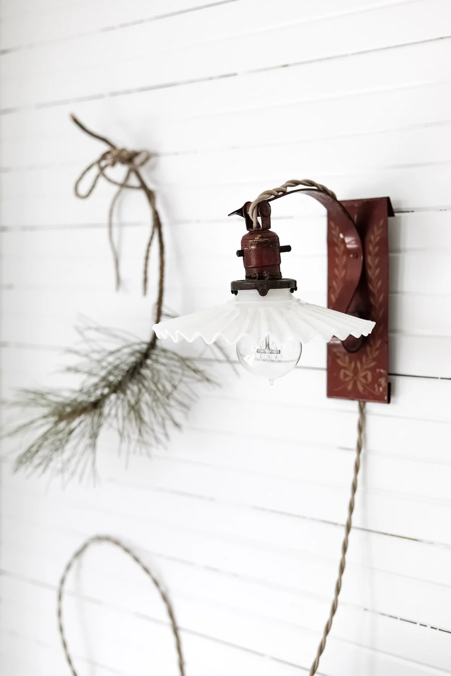 Antique_Christmas_Lantern4.jpg