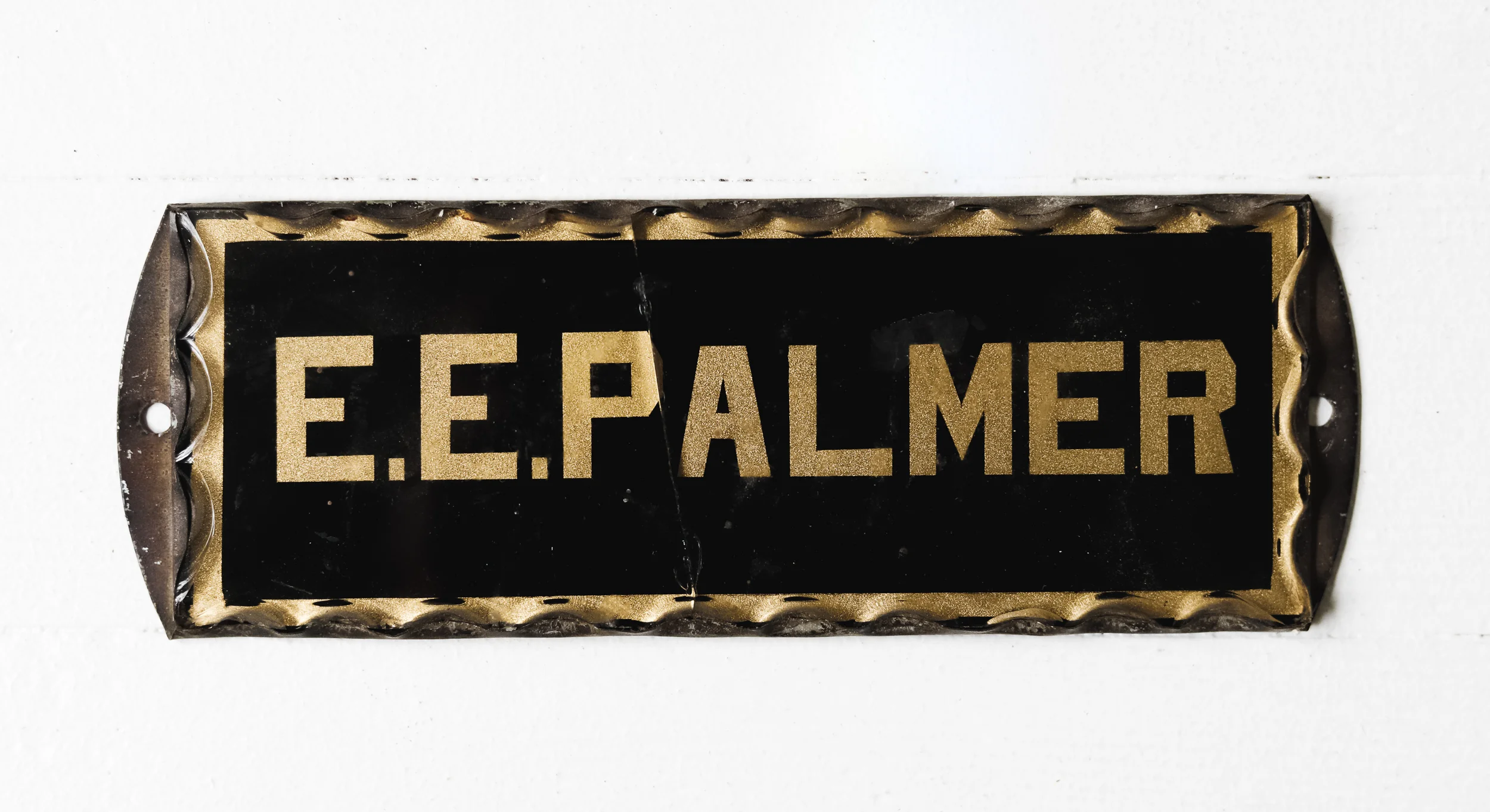 Antique_Black_Gold_Sign2.jpg