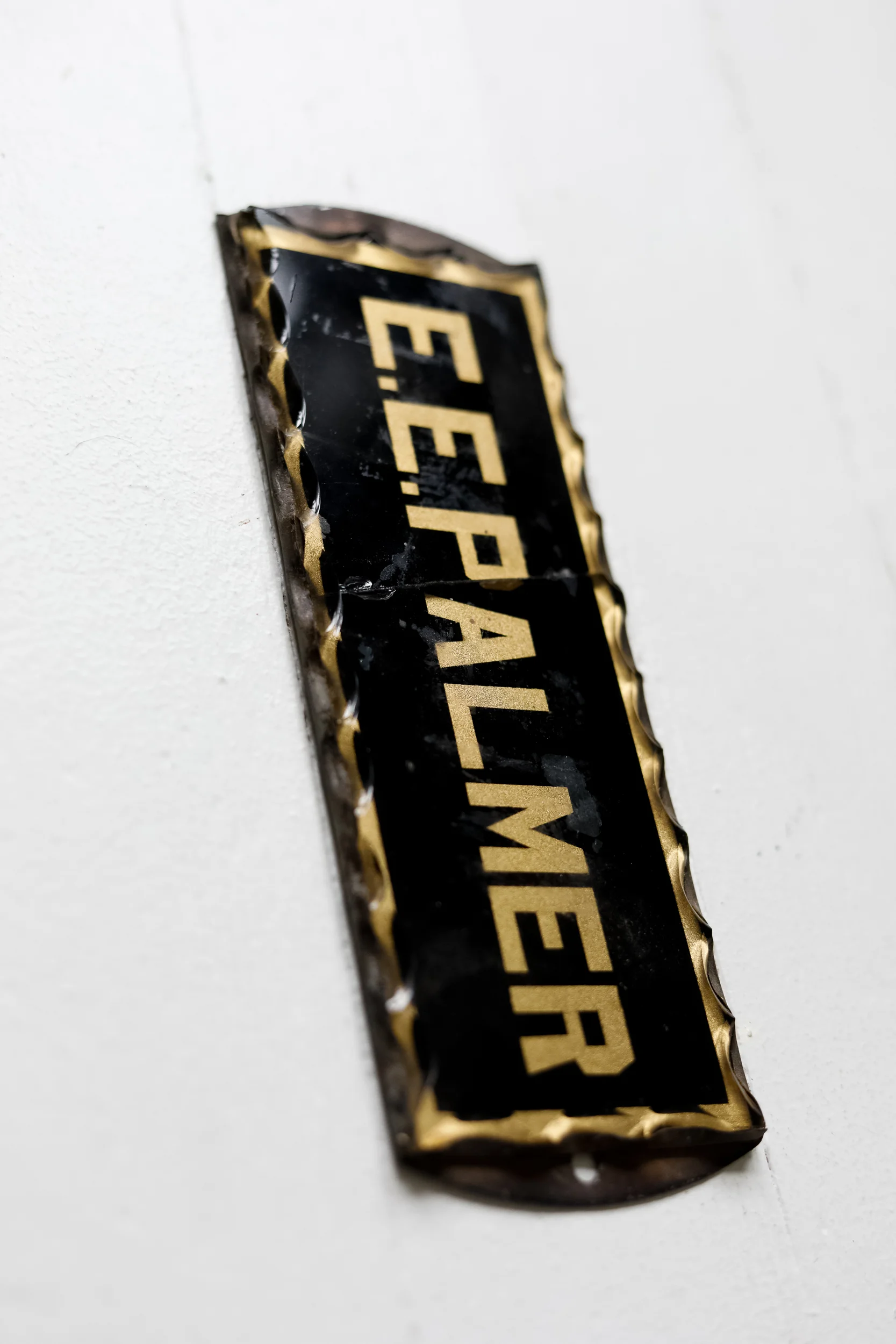 Antique_Black_Gold_Sign3.jpg