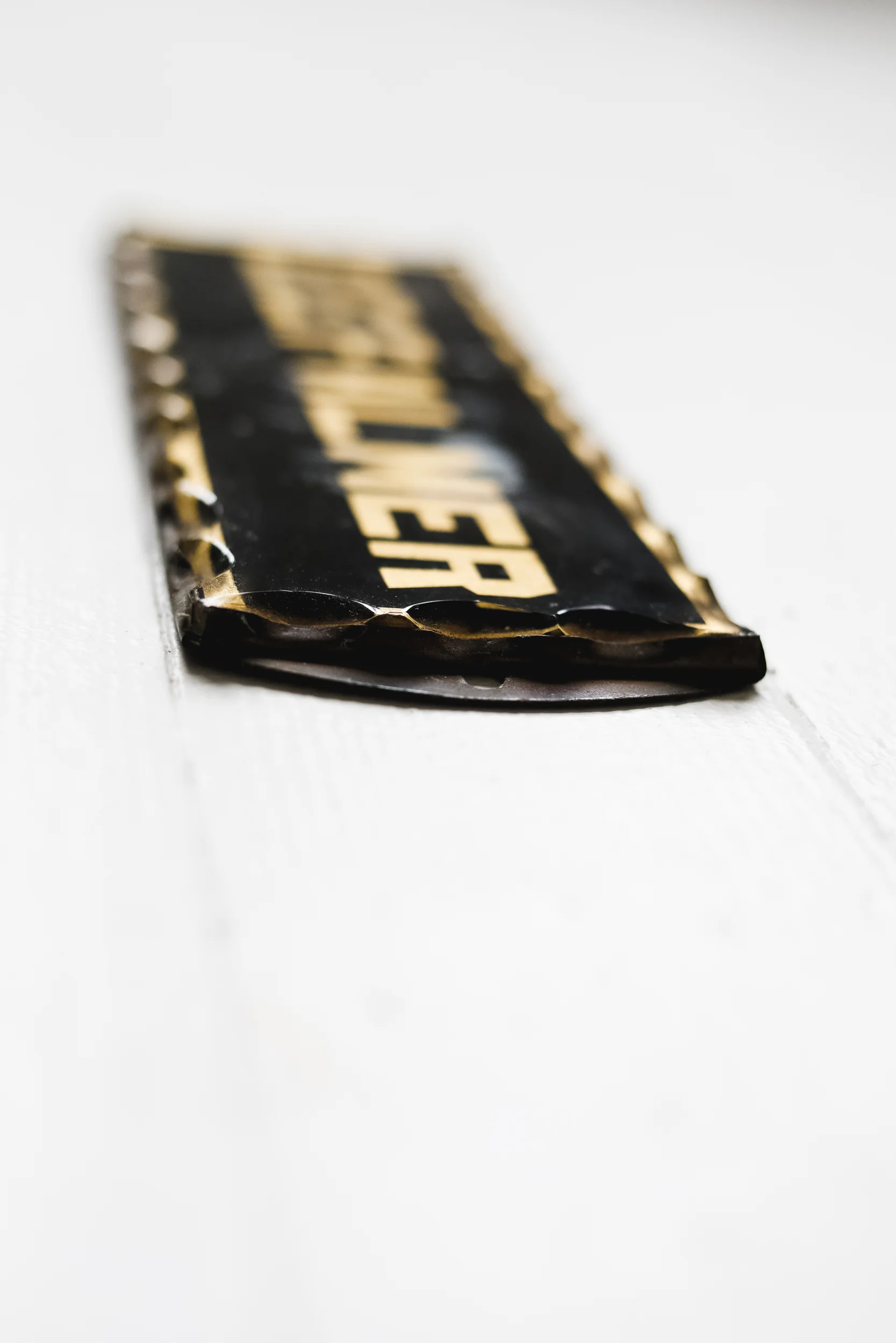Antique_Black_Gold_Sign4.jpg