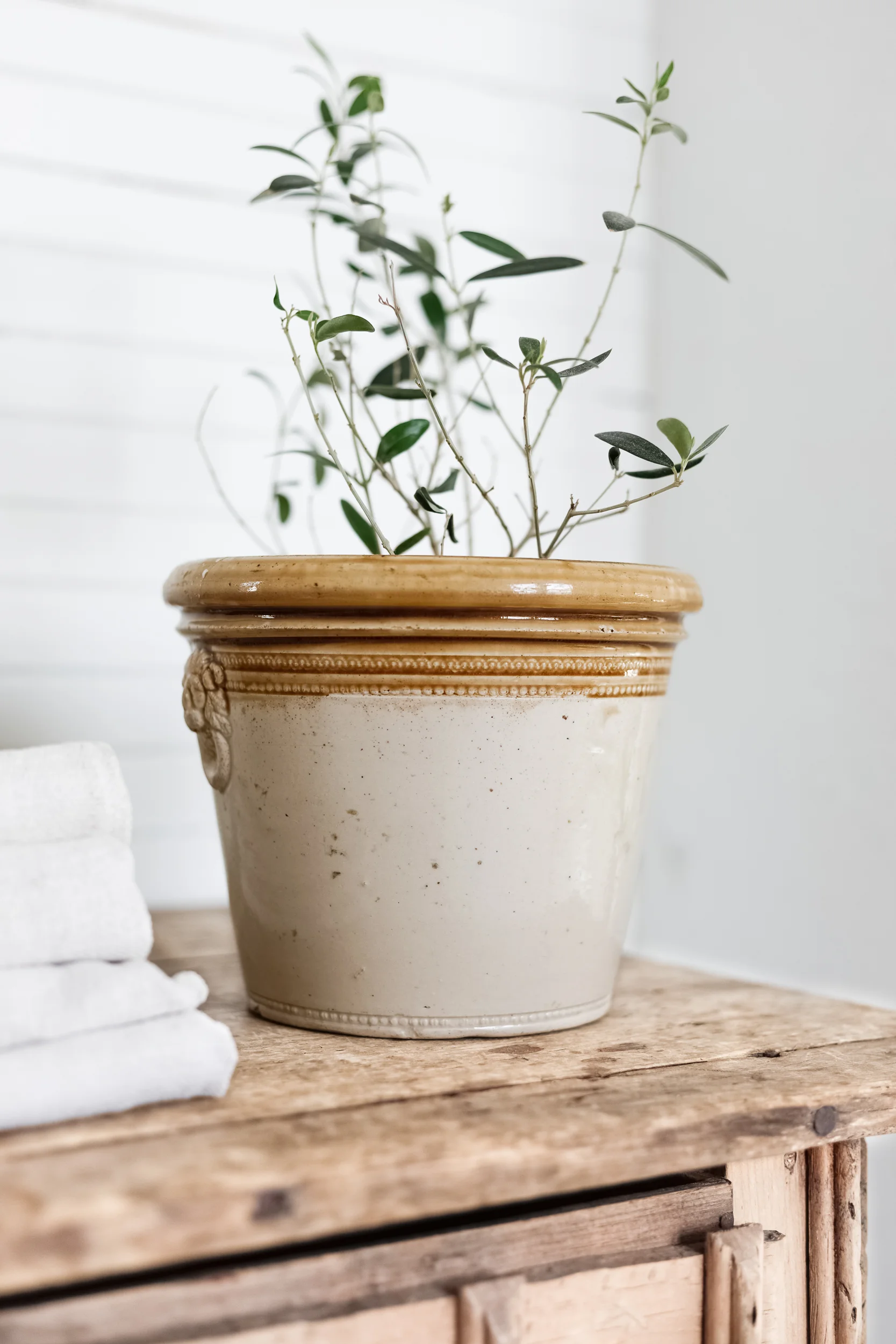 Antique_Stoneware_Pot5.jpg