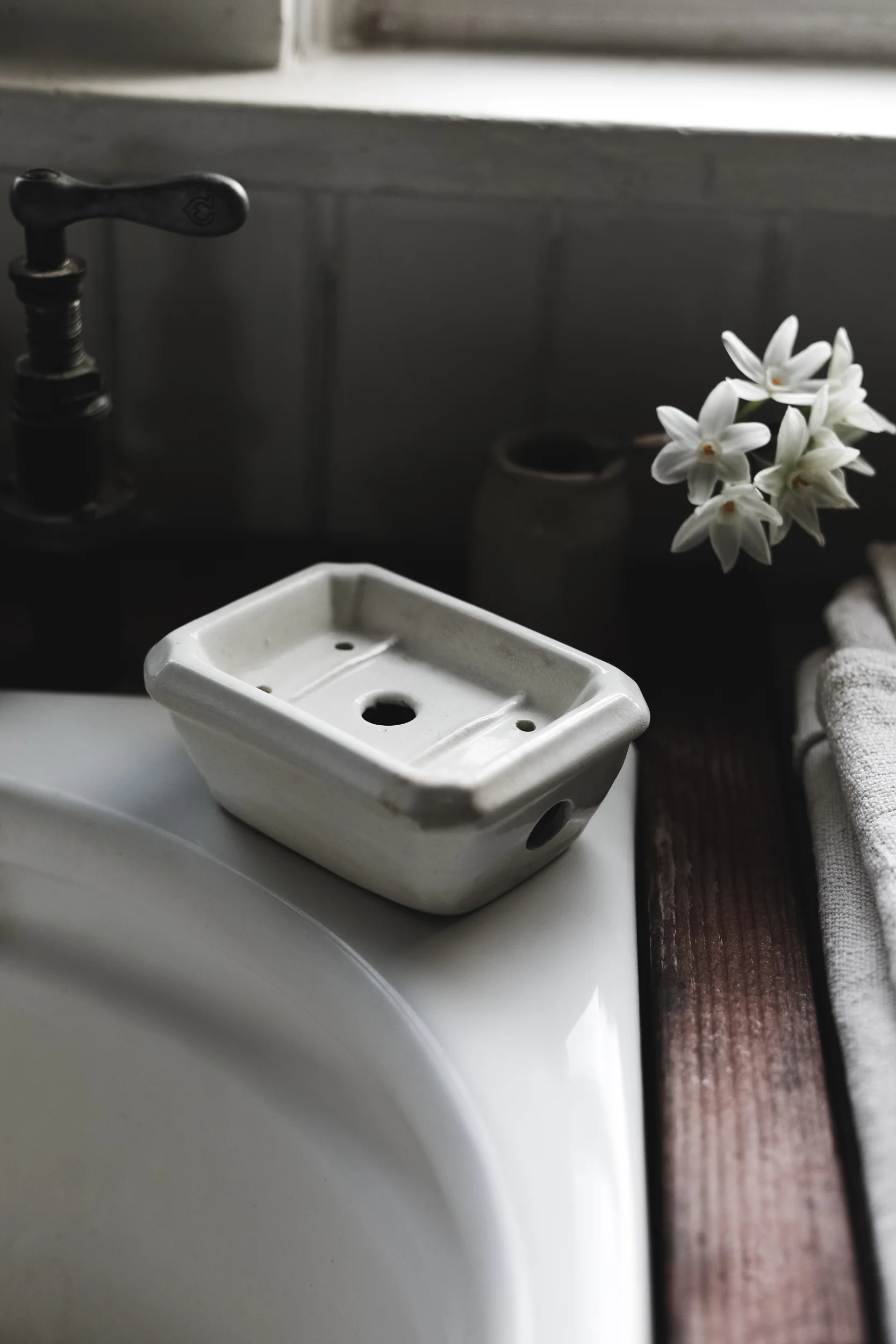 Antique_Ironstone_Soap_Dish3.jpg