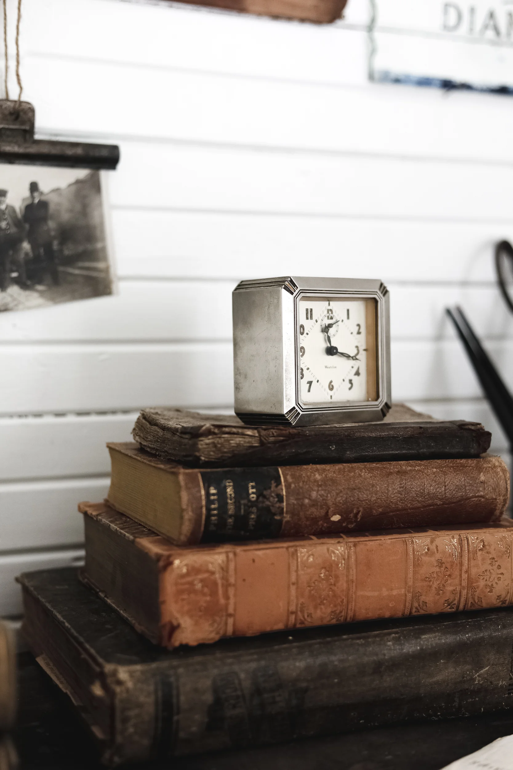 Antique_Deco_Alarm_Clock2.jpg