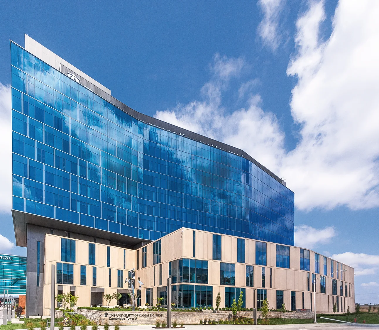 EXTERIOR.jpg