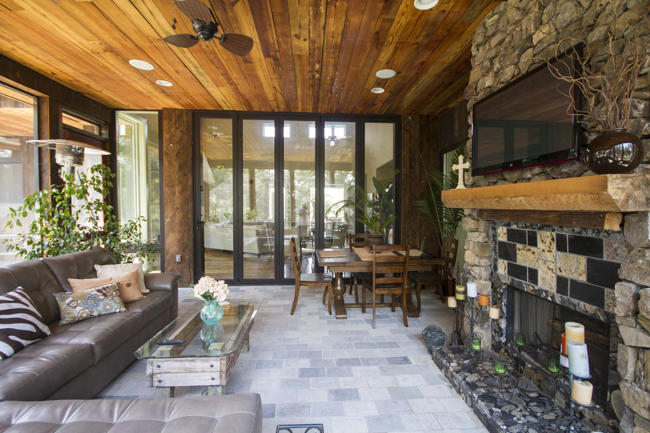 Brent & Rhonda's House Interior-16.jpg