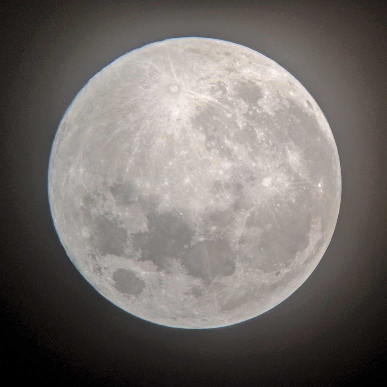 Photo taken with my smartphone placed over the telescope’s eyepiece.