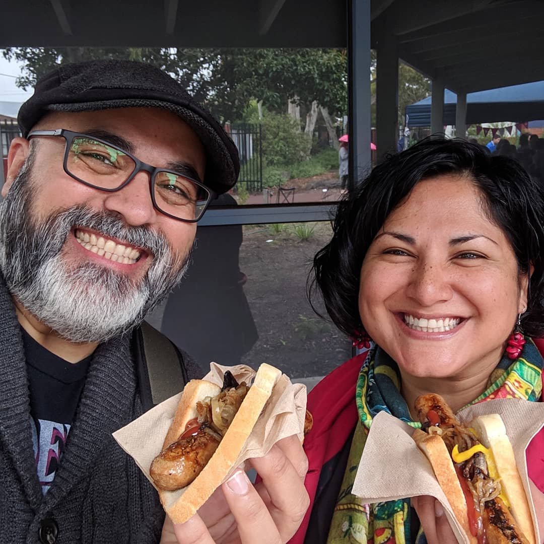  Nice rainy day for our first #democracysausage - with @nadianiaz #victoriavotes @electionsvic 