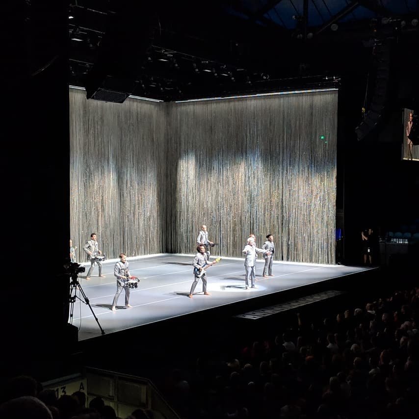  FANTASTIC show by David Byrne in #Melbourne! 12 barefoot musicians in grey suits with instruments strapped to them (including a deconstructed drum kit) danced and played across the stage. Every song a delight to listen to and watch. #impressed #ente