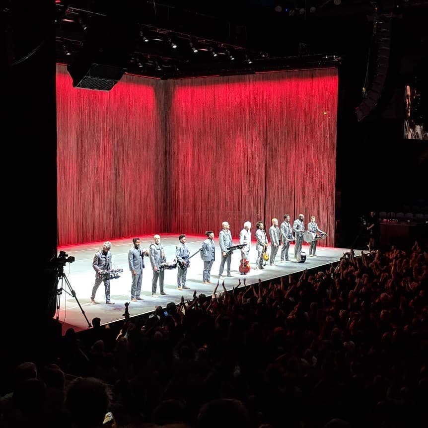  FANTASTIC show by David Byrne in #Melbourne! 12 barefoot musicians in grey suits with instruments strapped to them (including a deconstructed drum kit) danced and played across the stage. Every song a delight to listen to and watch. #impressed #ente