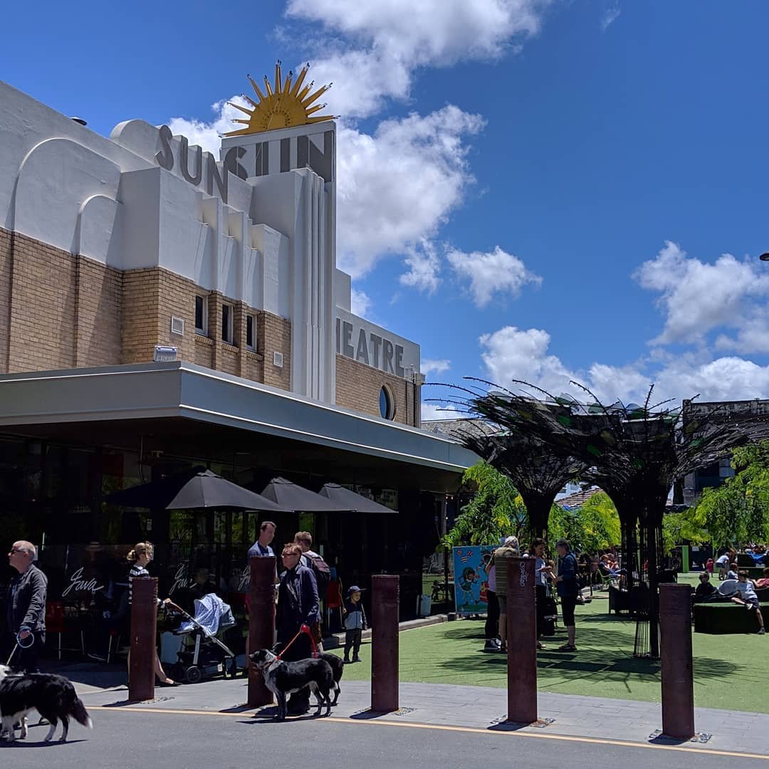  Sunny day at the @suntheatre in #Yarraville Village. #holidays 